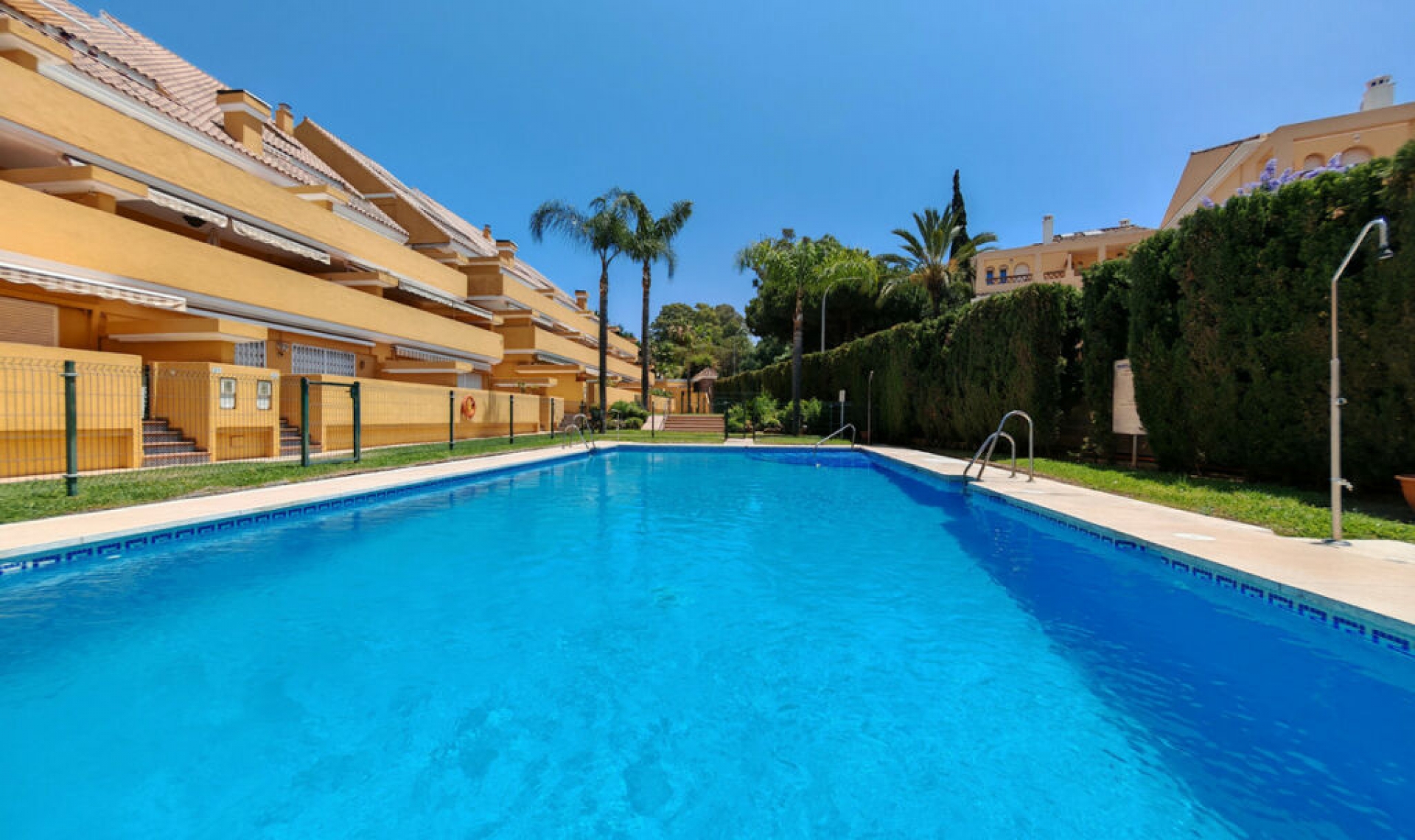 Resale - Apartment -
Elviria