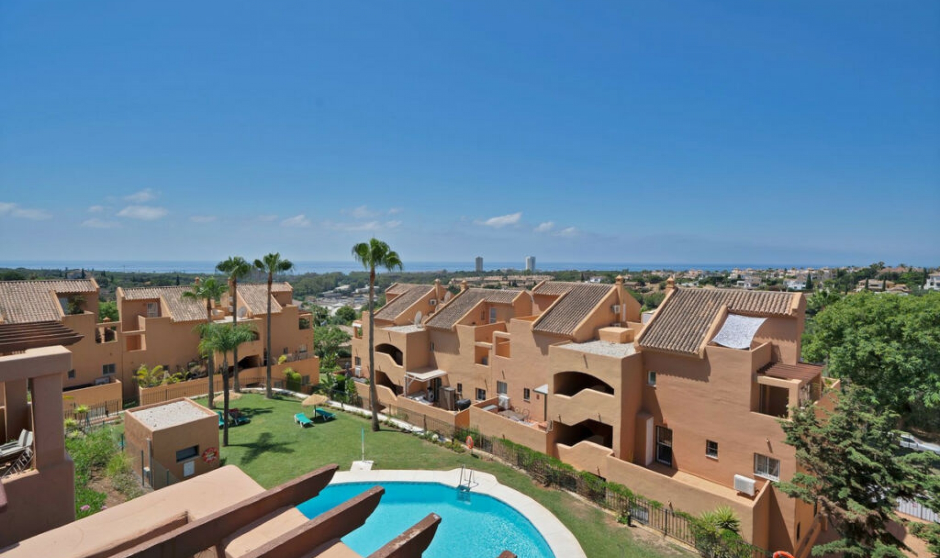 Resale - Apartment -
Elviria