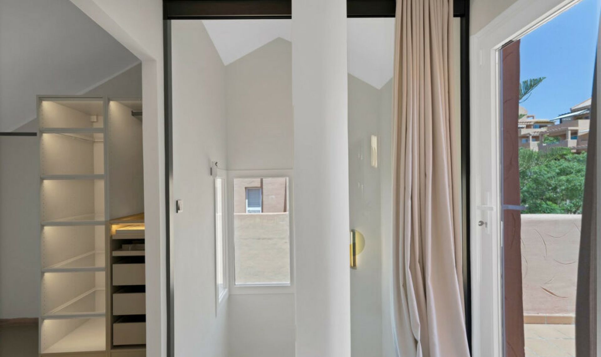Resale - Apartment -
Elviria