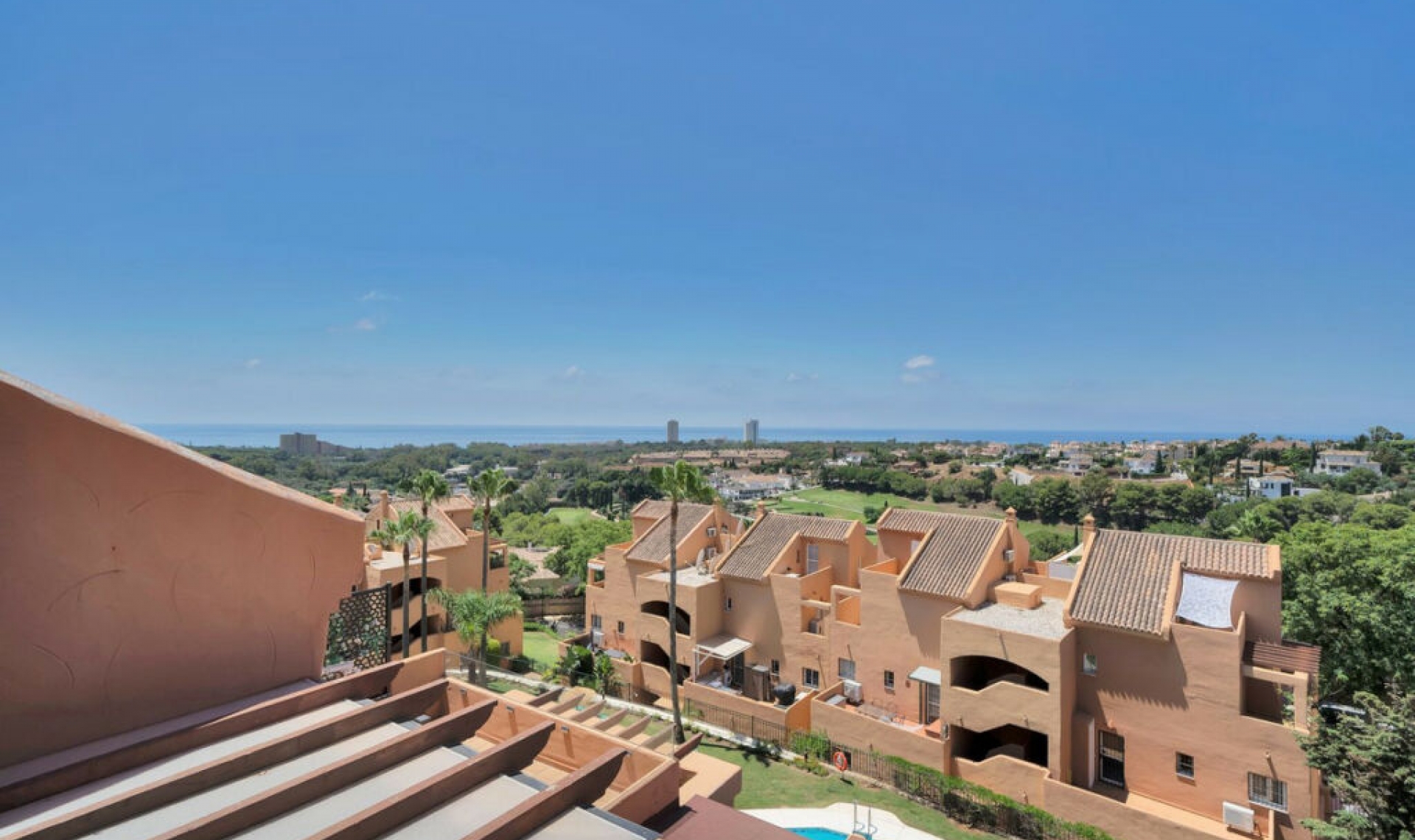 Resale - Apartment -
Elviria