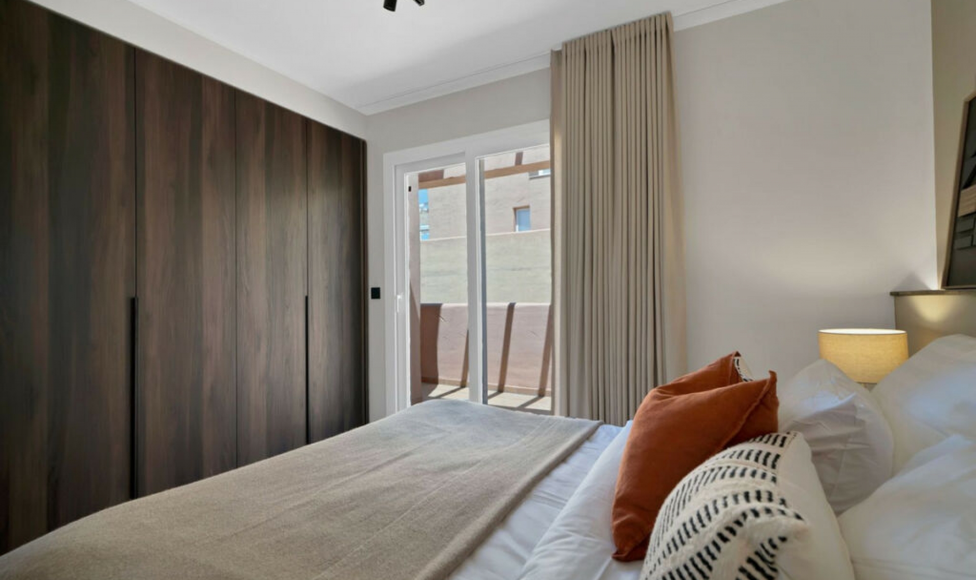 Resale - Apartment -
Elviria