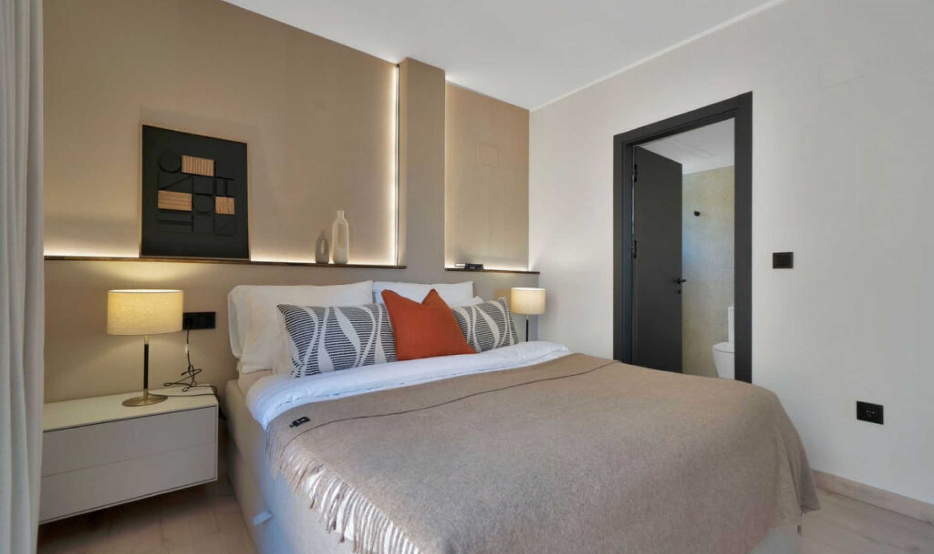 Resale - Apartment -
Elviria