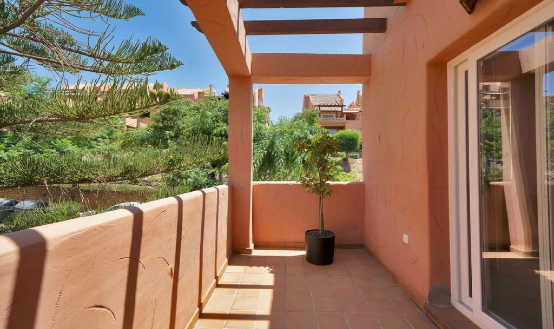 Resale - Apartment -
Elviria