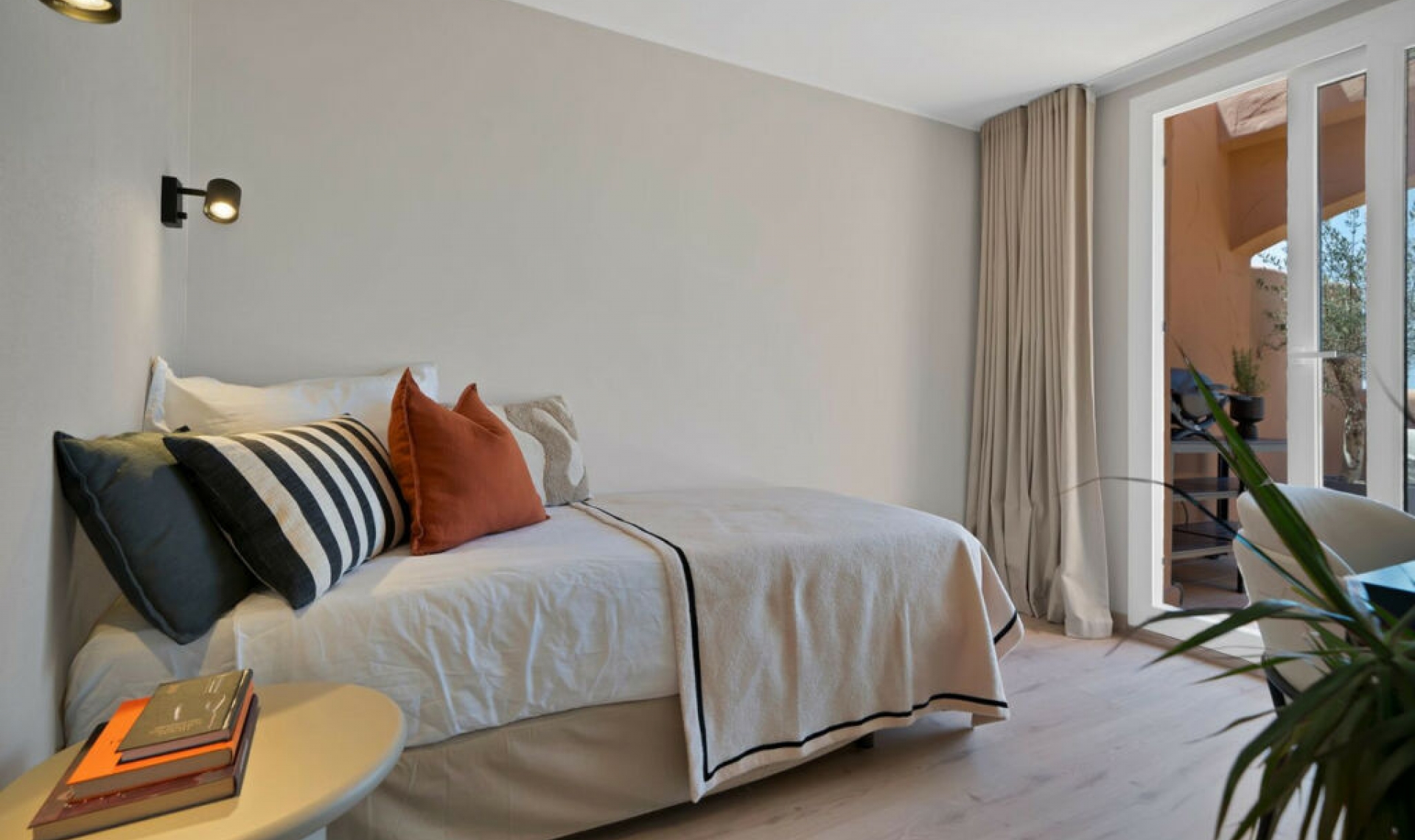 Resale - Apartment -
Elviria