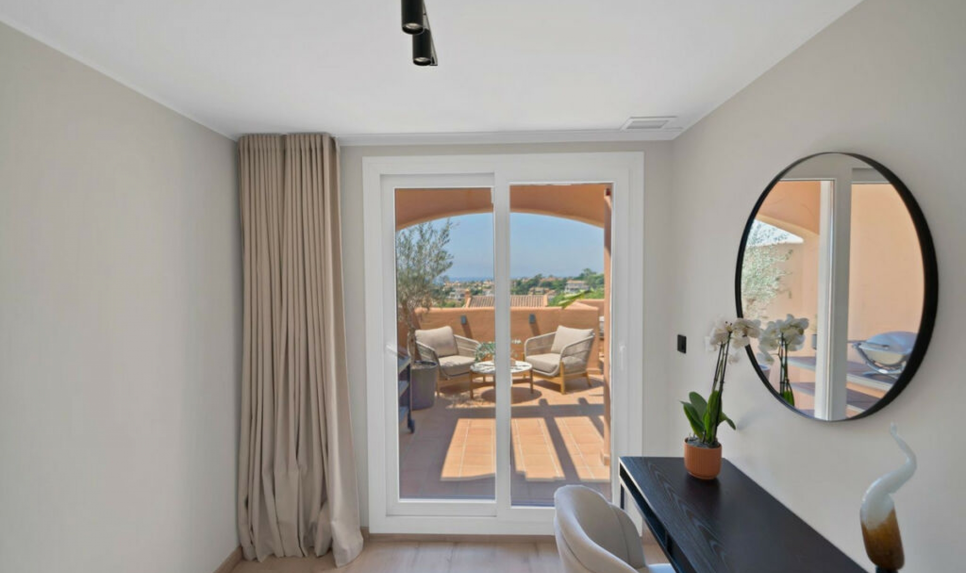 Resale - Apartment -
Elviria