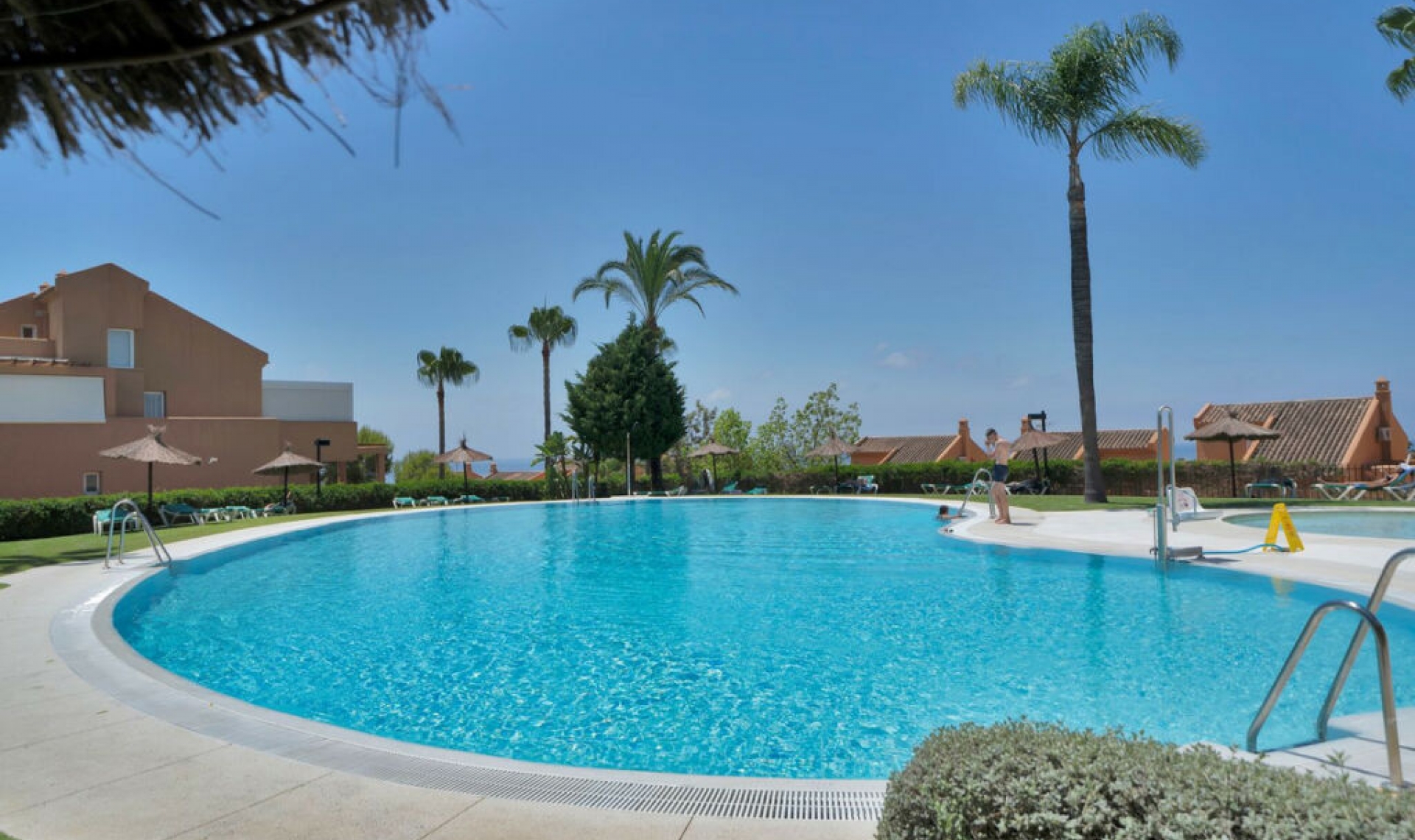 Resale - Apartment -
Elviria