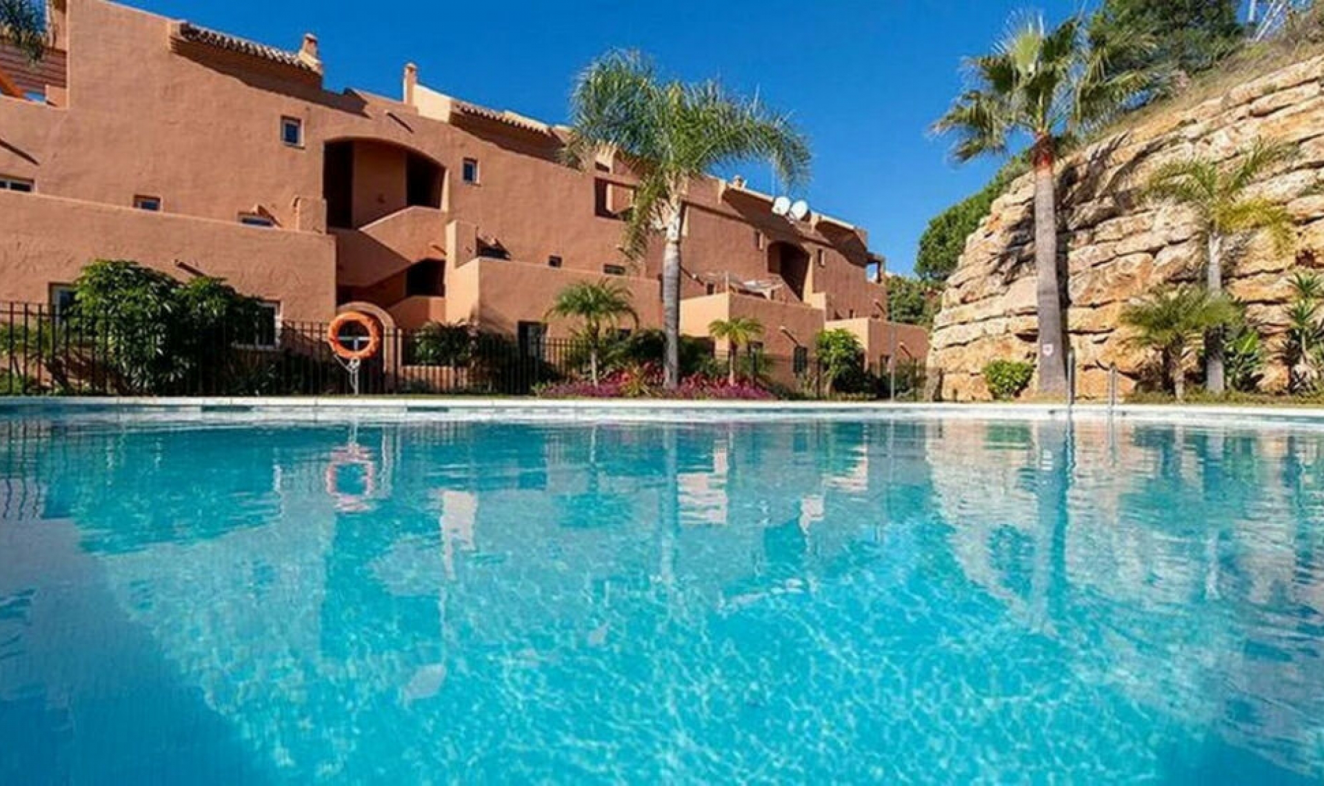 Resale - Apartment -
Elviria