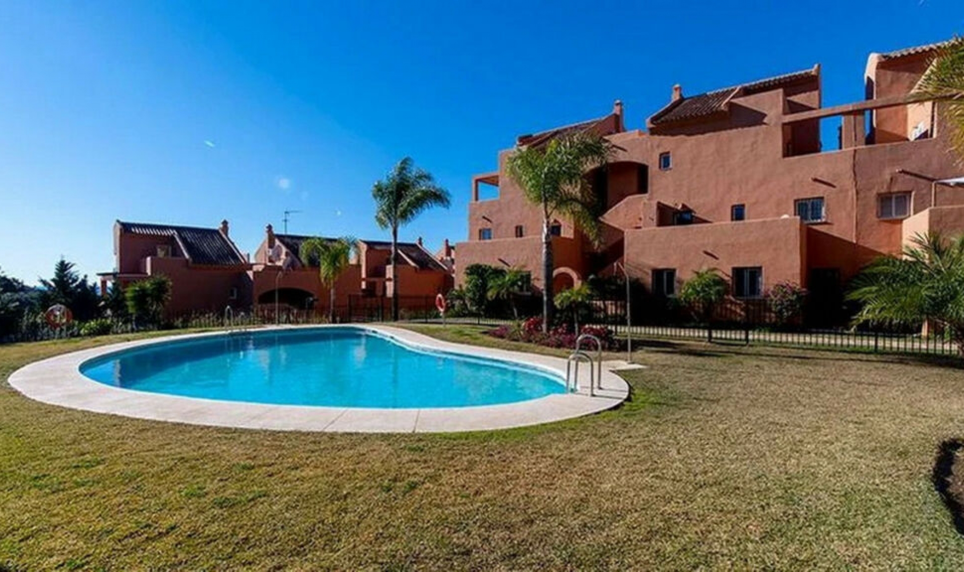 Resale - Apartment -
Elviria