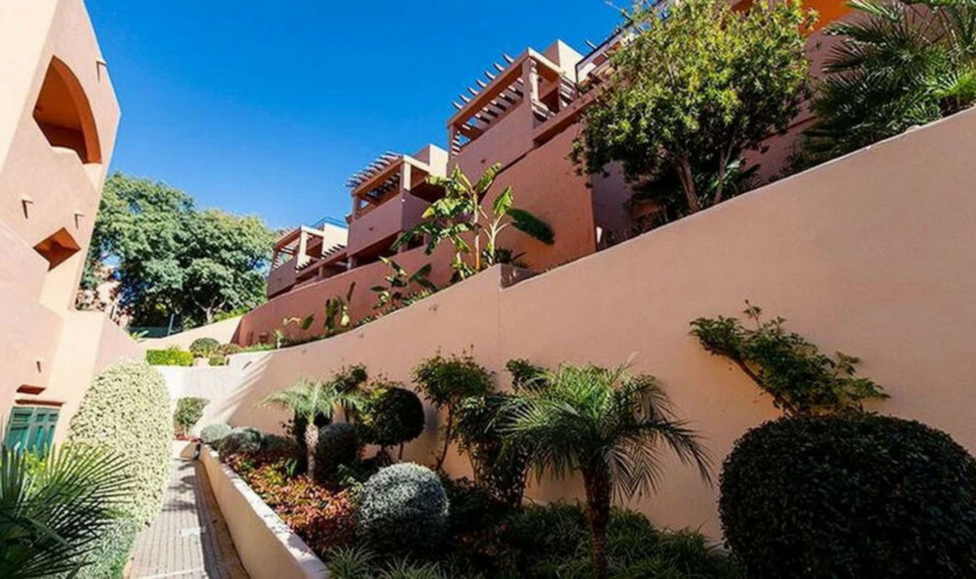 Resale - Apartment -
Elviria