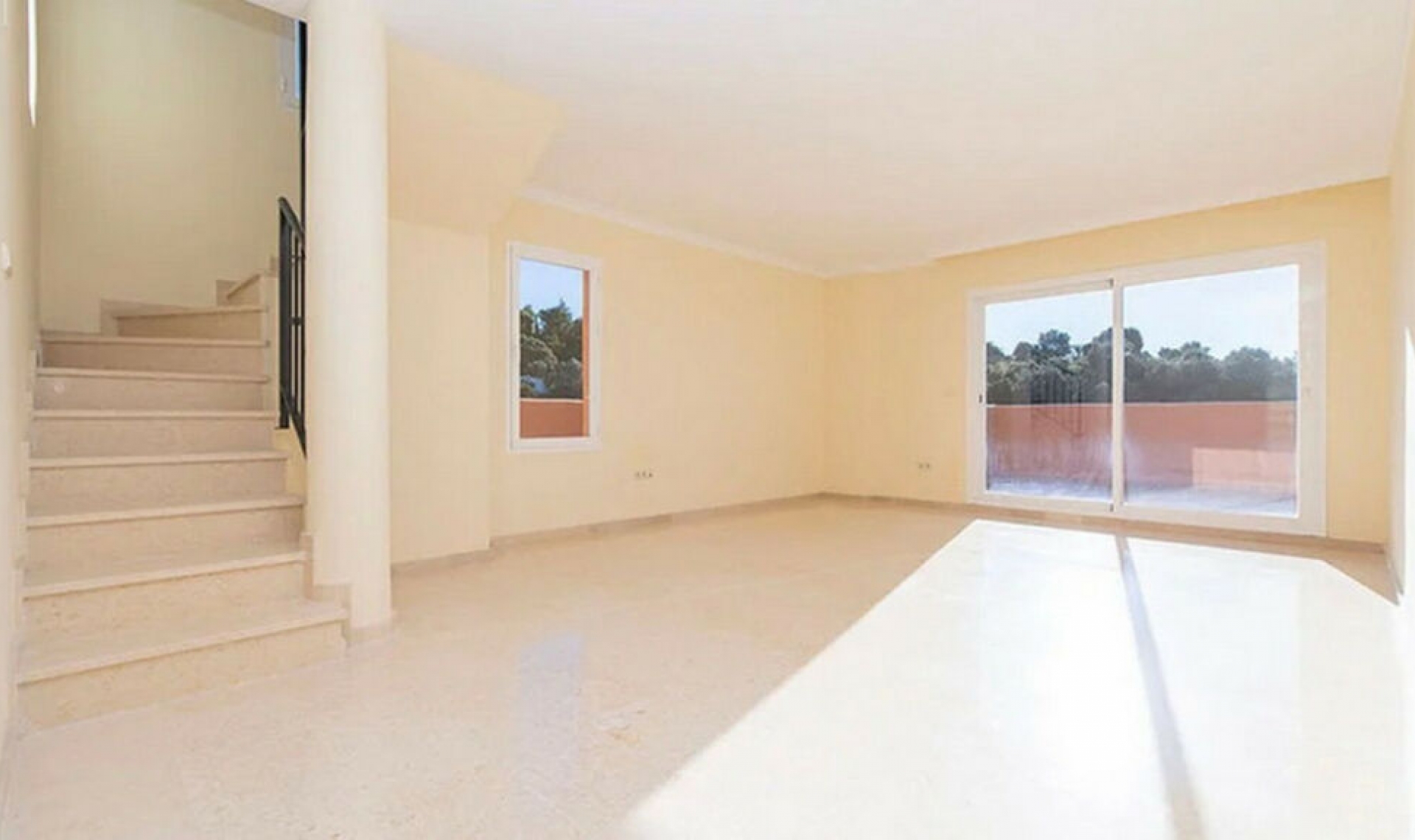 Resale - Apartment -
Elviria