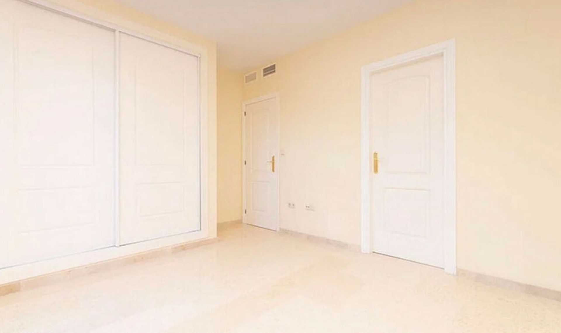 Resale - Apartment -
Elviria