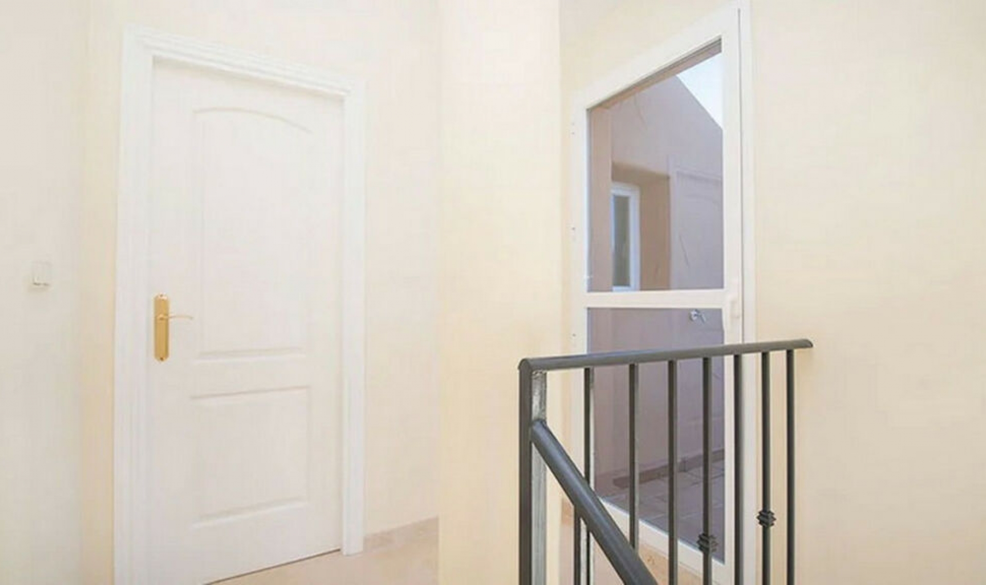 Resale - Apartment -
Elviria