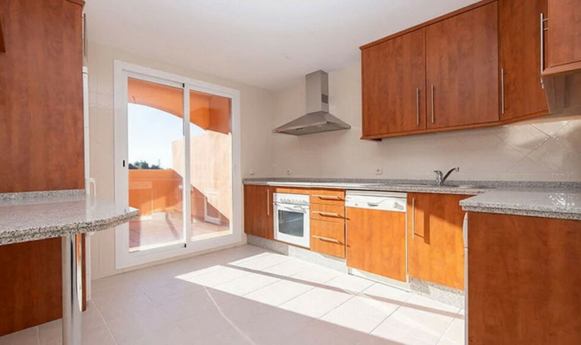 Resale - Apartment -
Elviria