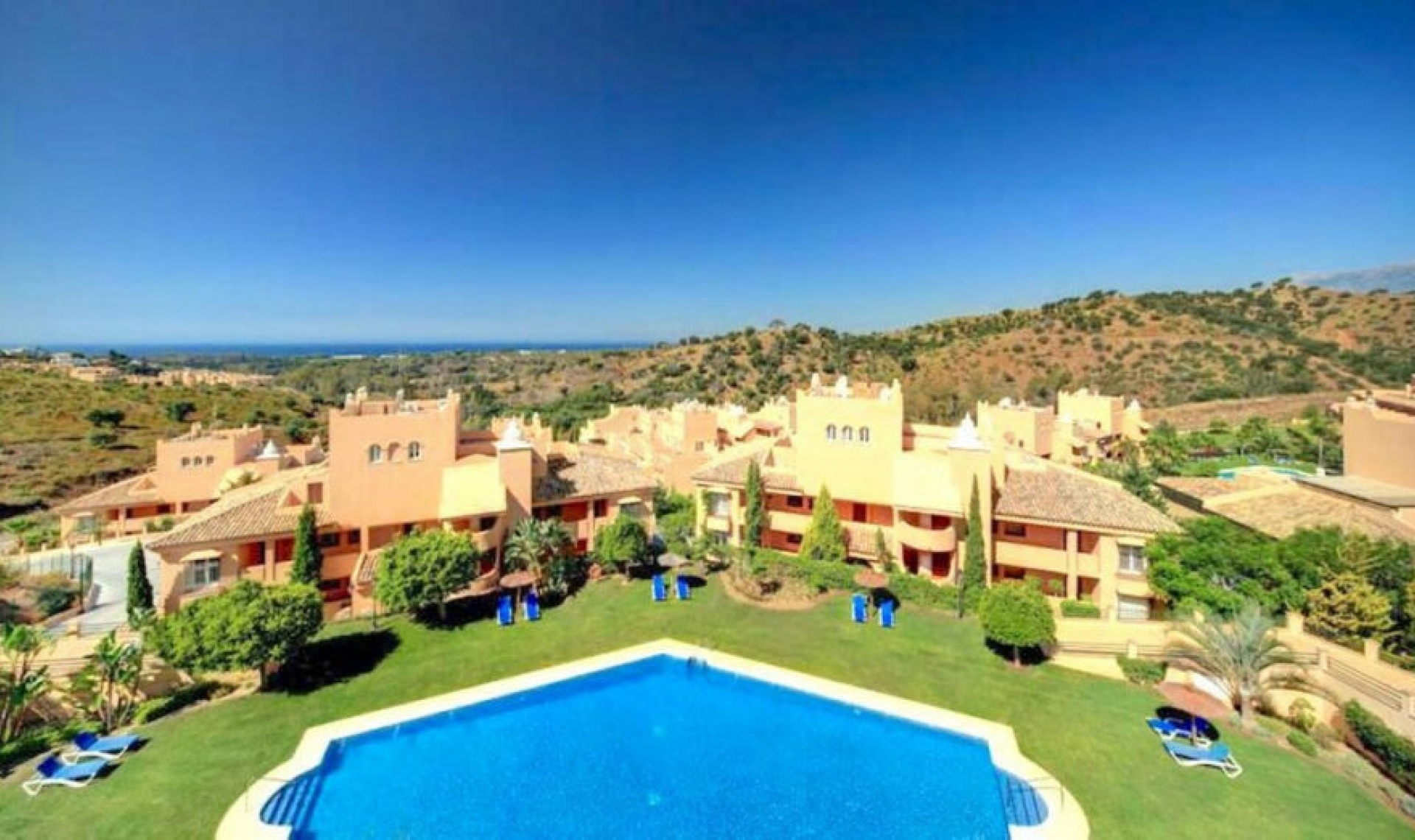 Resale - Apartment -
Elviria