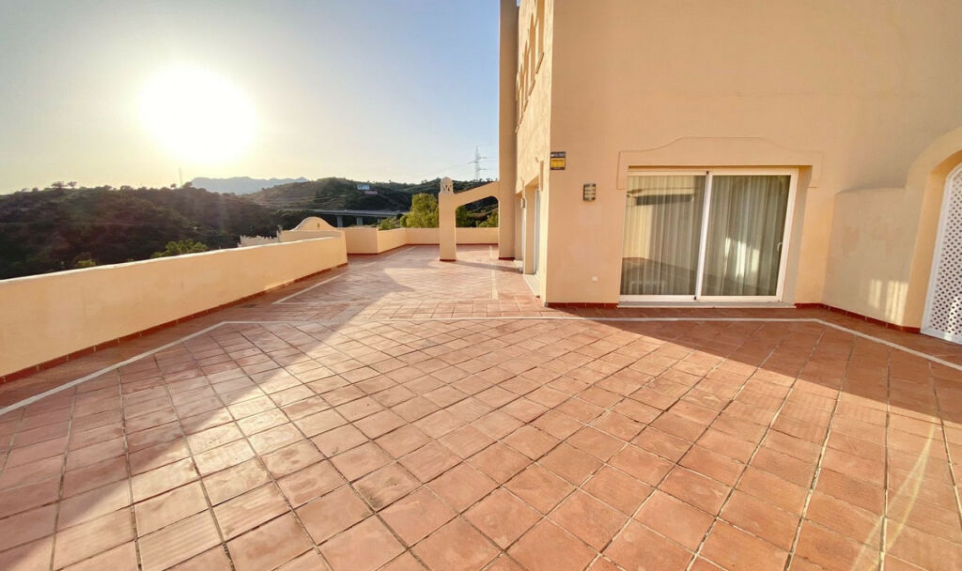 Resale - Apartment -
Elviria