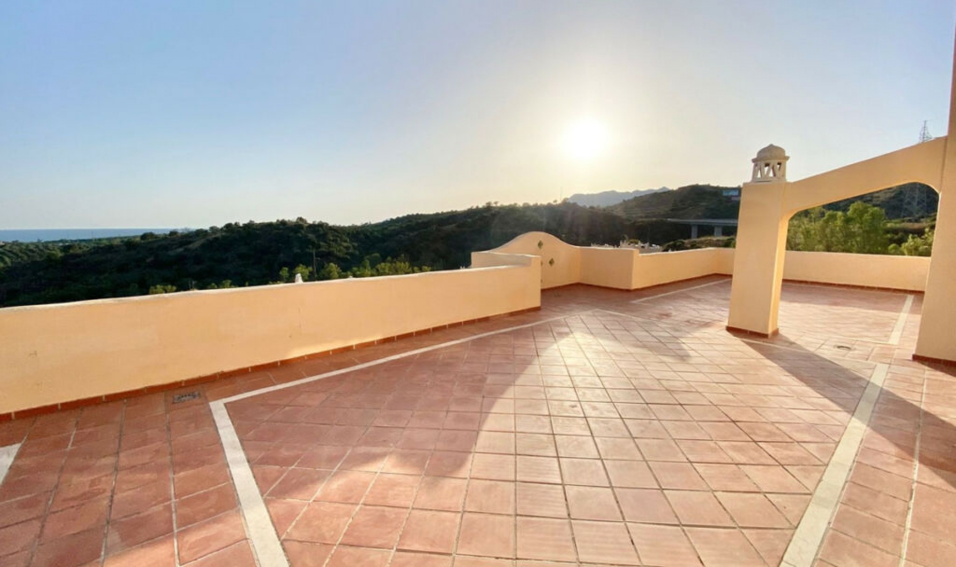 Resale - Apartment -
Elviria