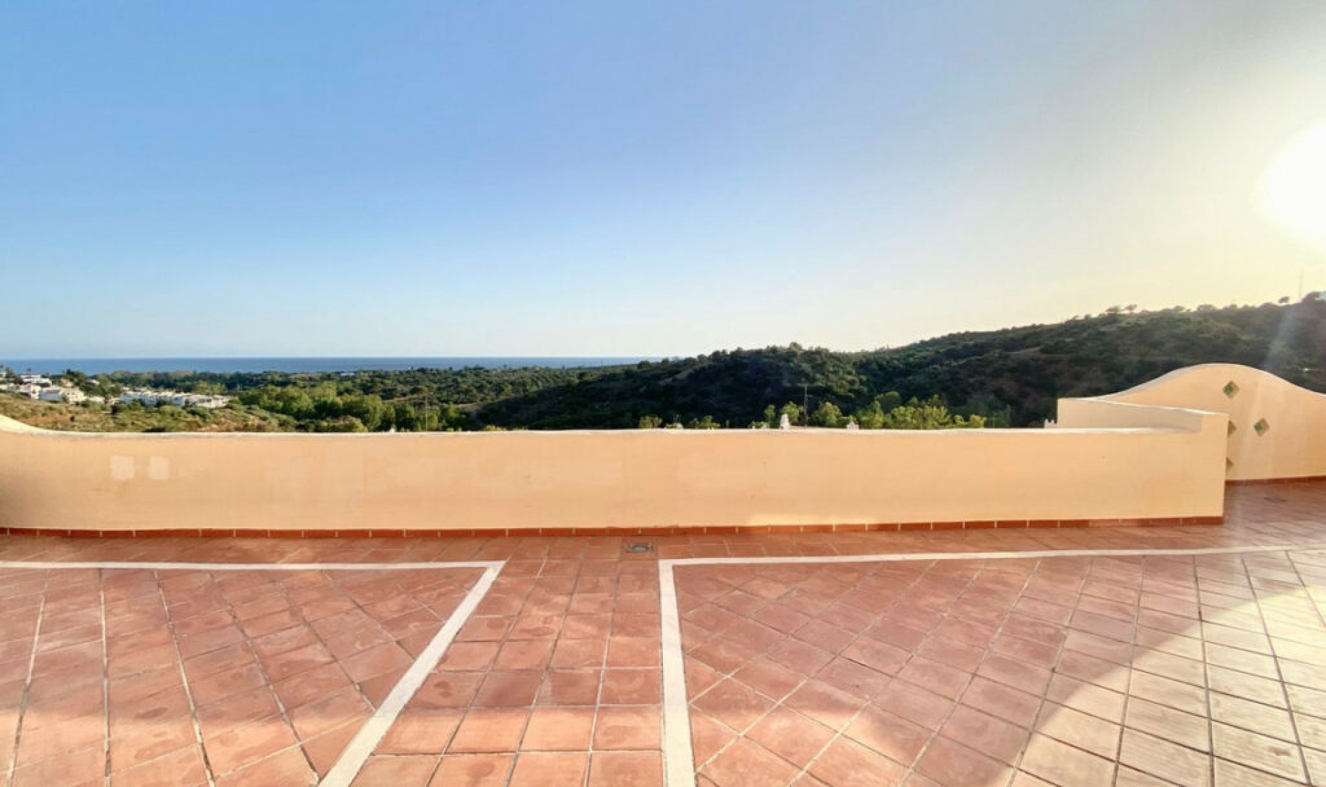 Resale - Apartment -
Elviria