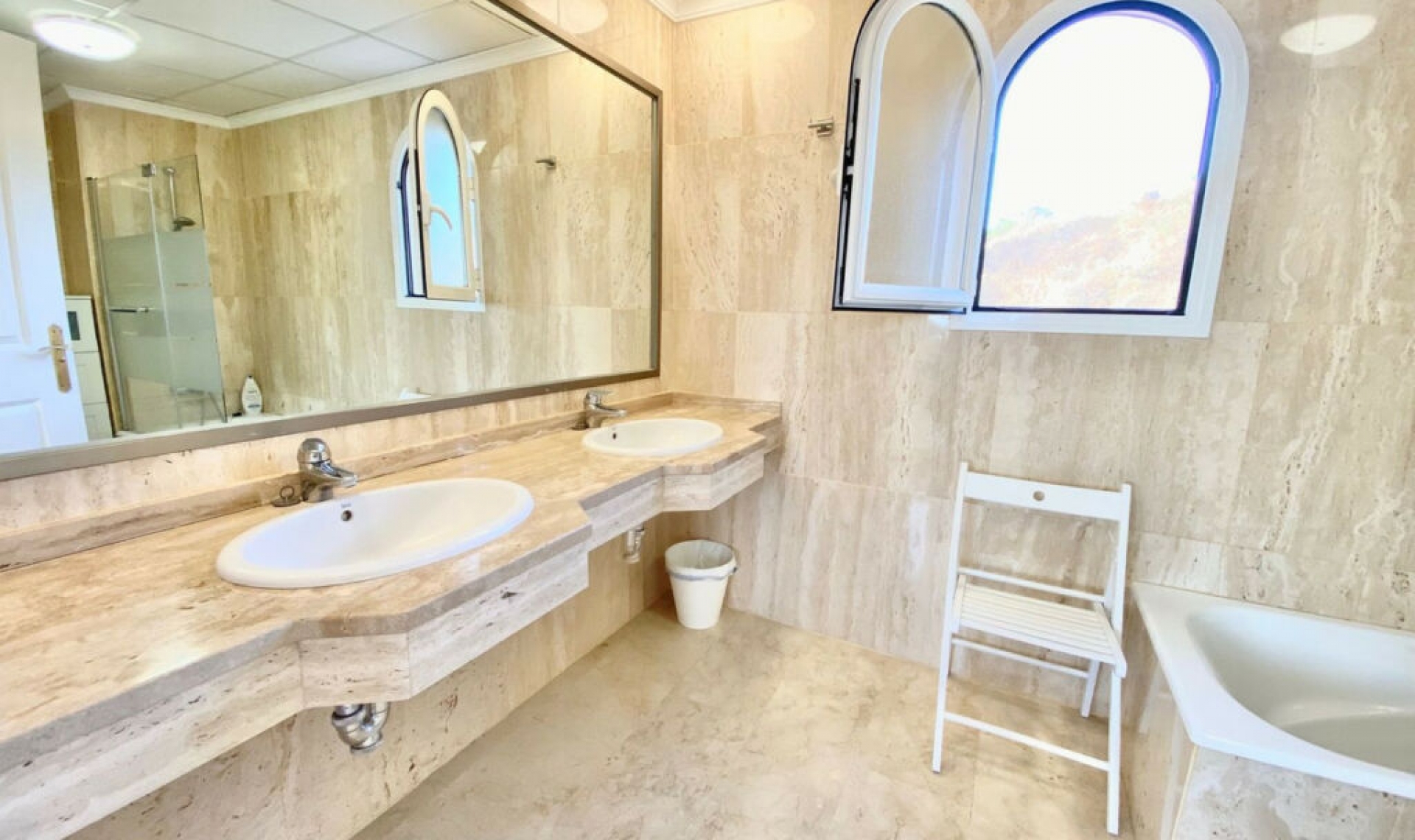 Resale - Apartment -
Elviria