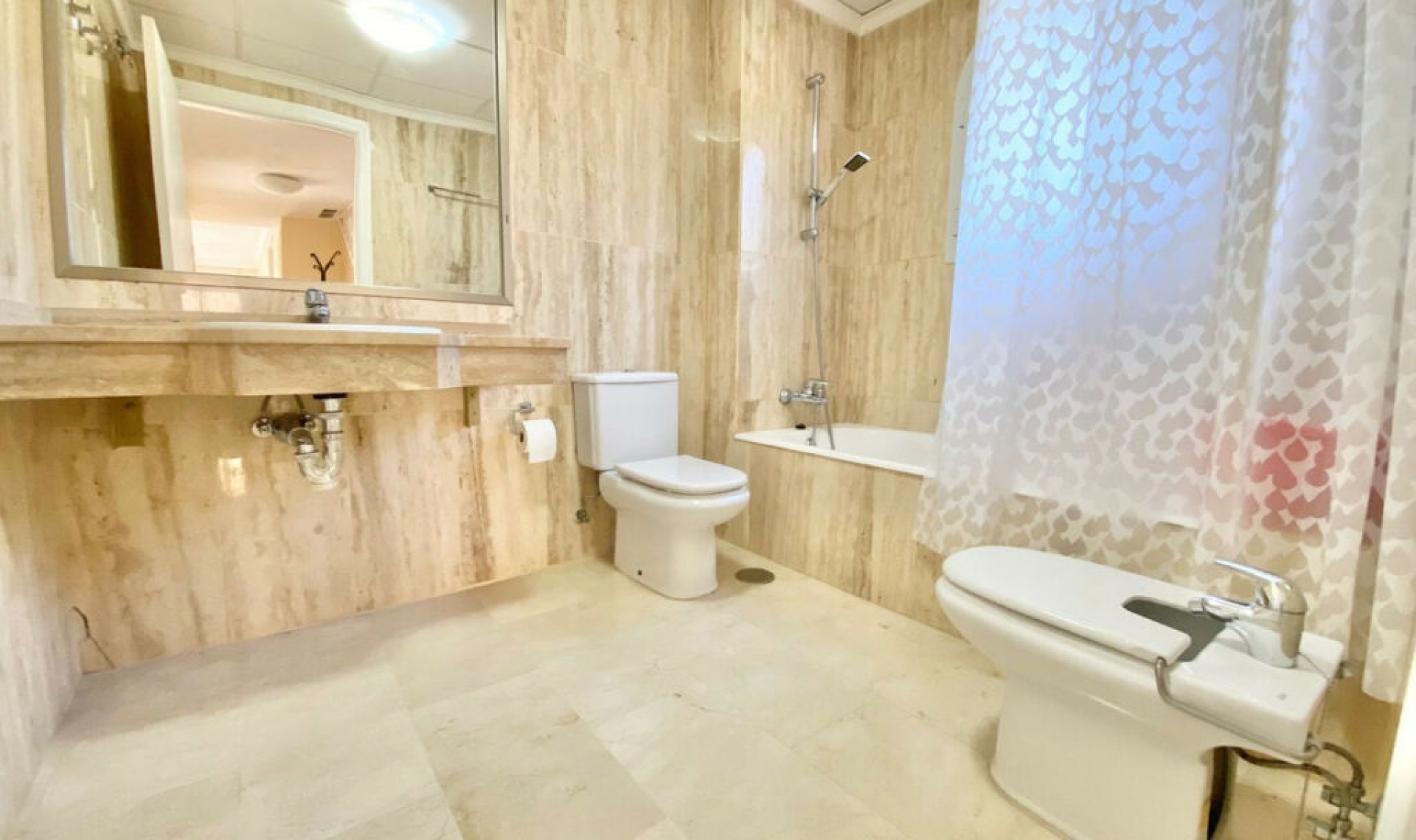 Resale - Apartment -
Elviria