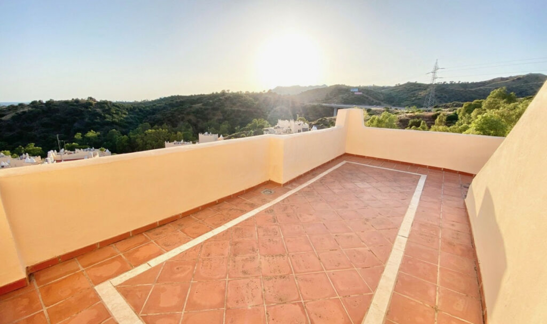 Resale - Apartment -
Elviria