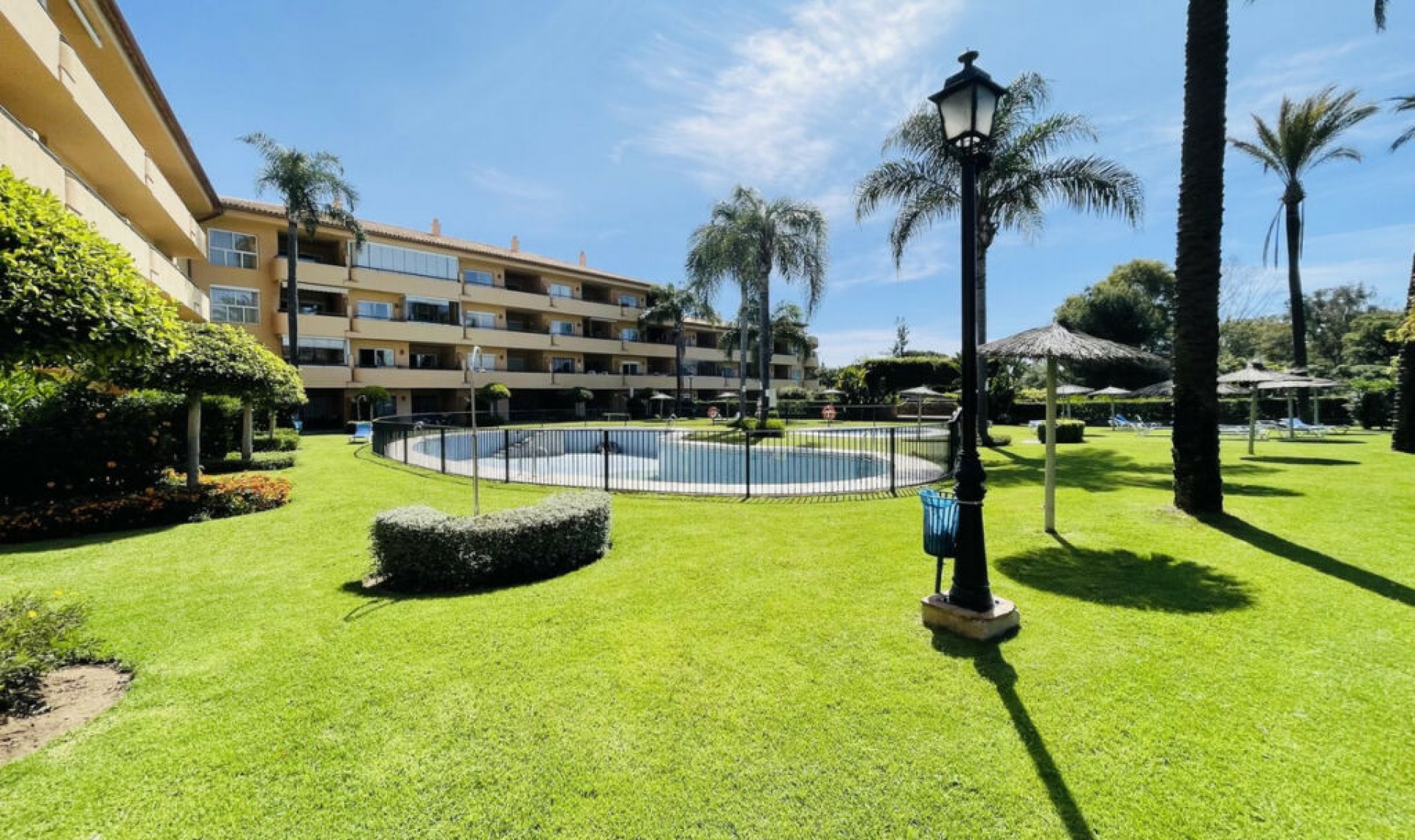 Resale - Apartment -
Elviria