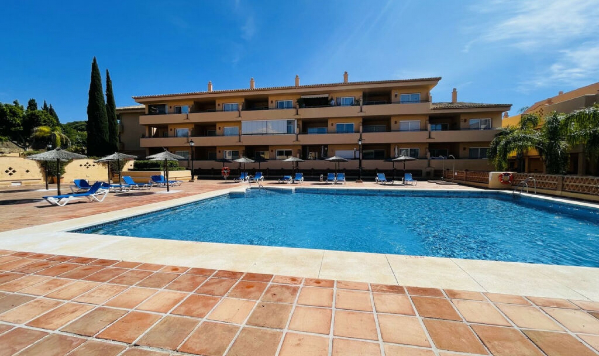 Resale - Apartment -
Elviria