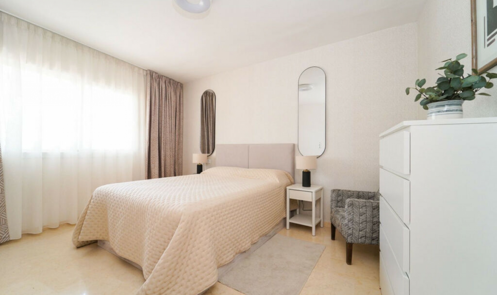 Resale - Apartment -
Elviria