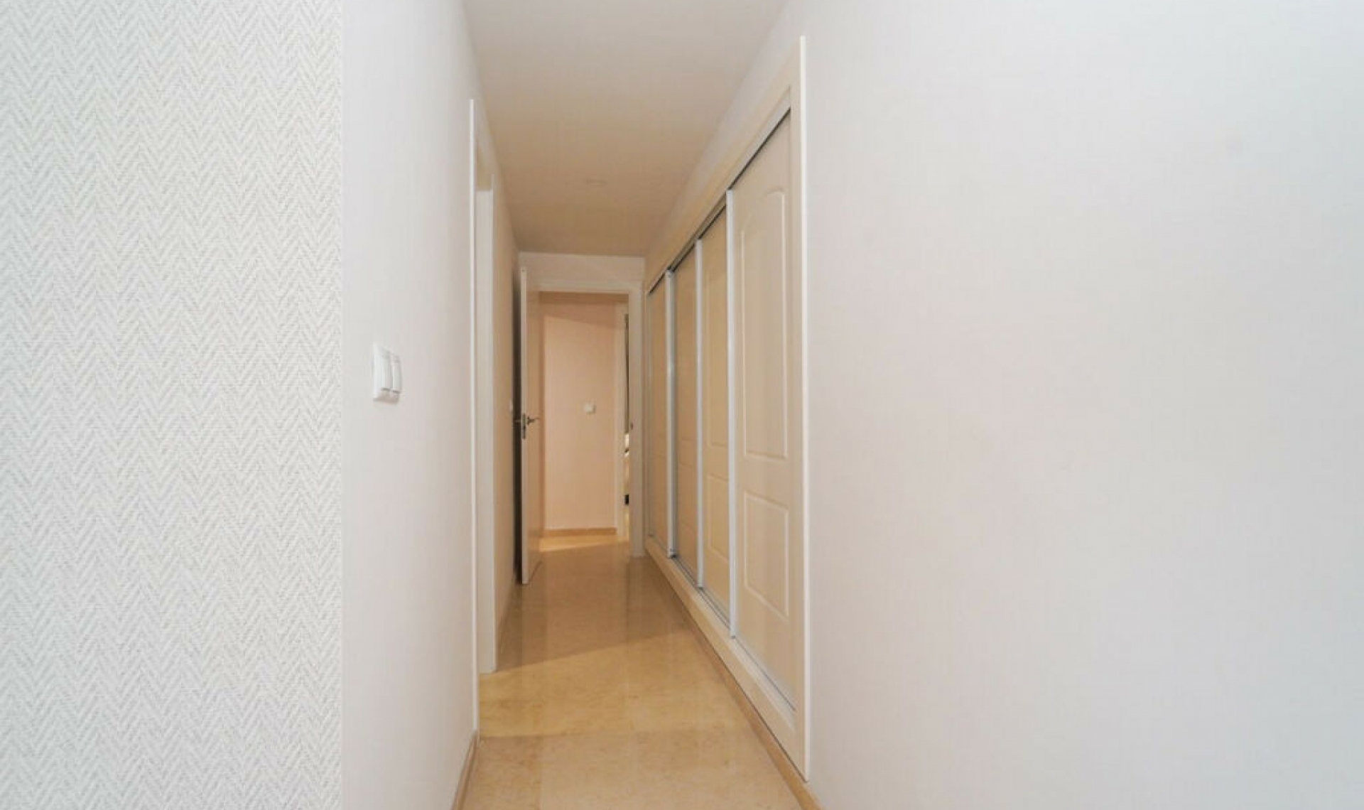 Resale - Apartment -
Elviria