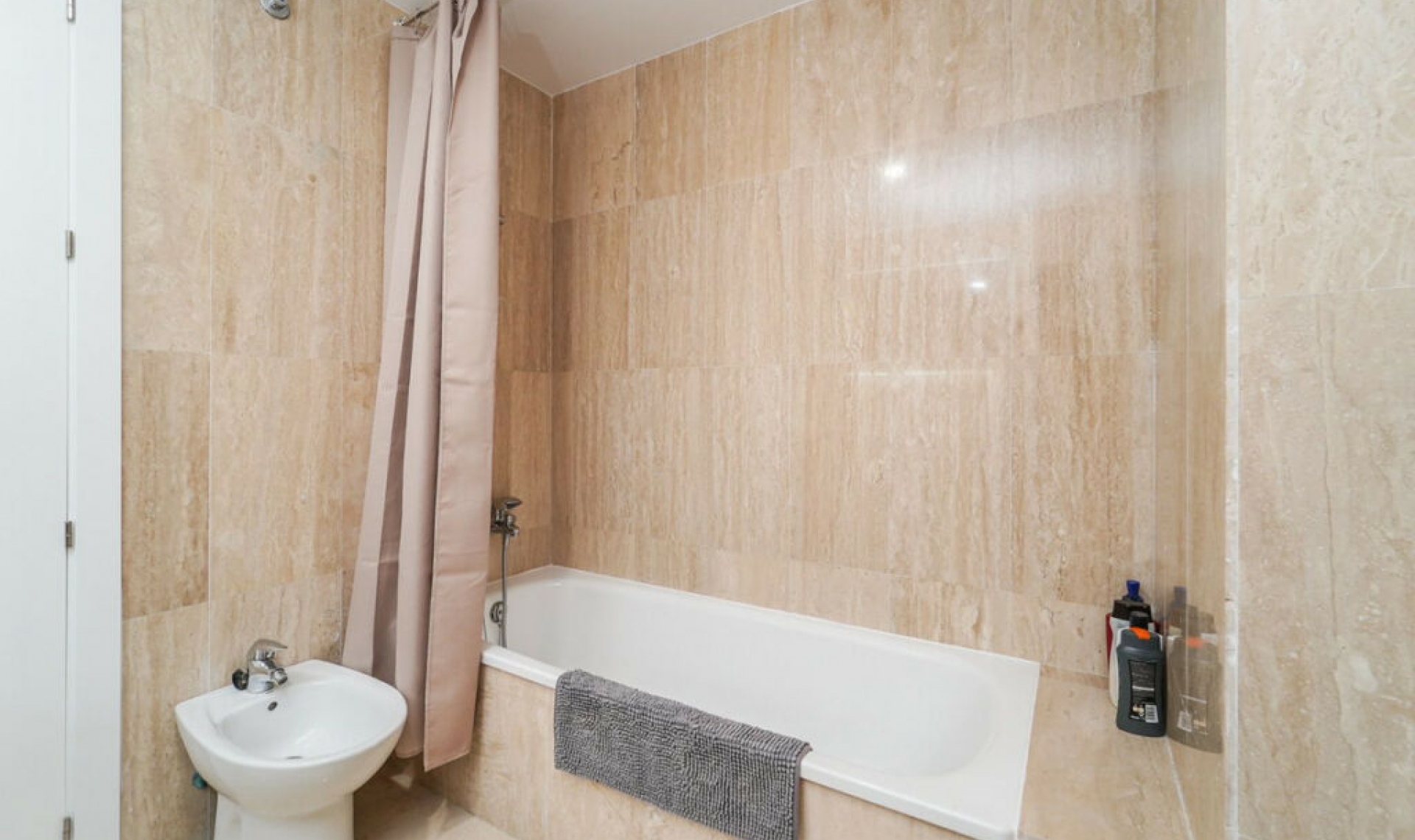 Resale - Apartment -
Elviria