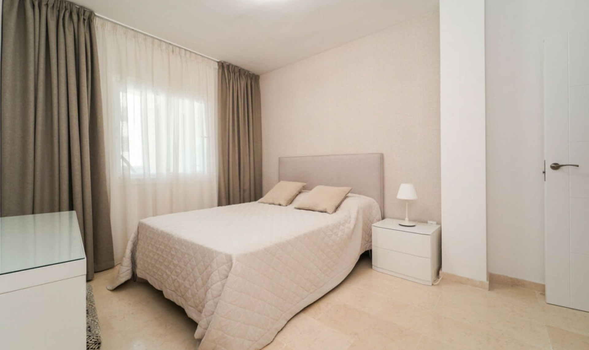 Resale - Apartment -
Elviria
