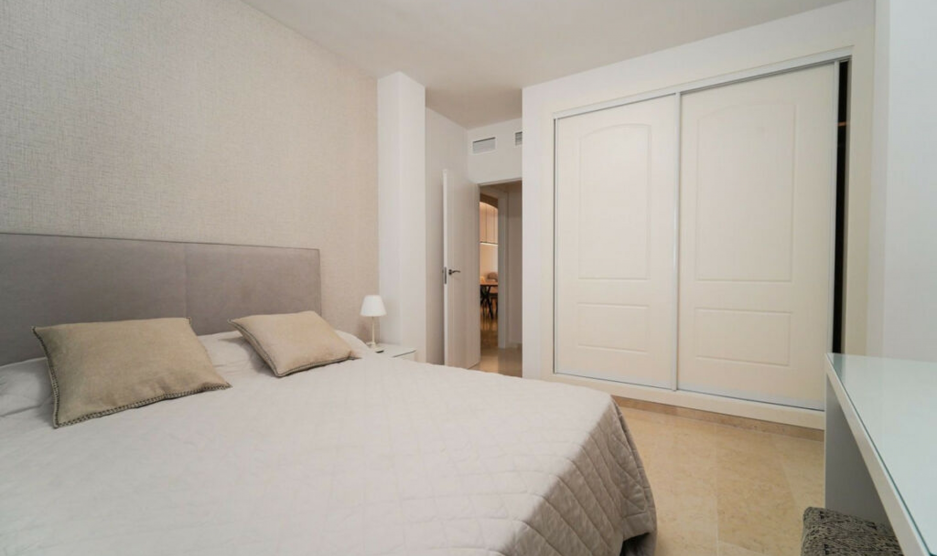 Resale - Apartment -
Elviria