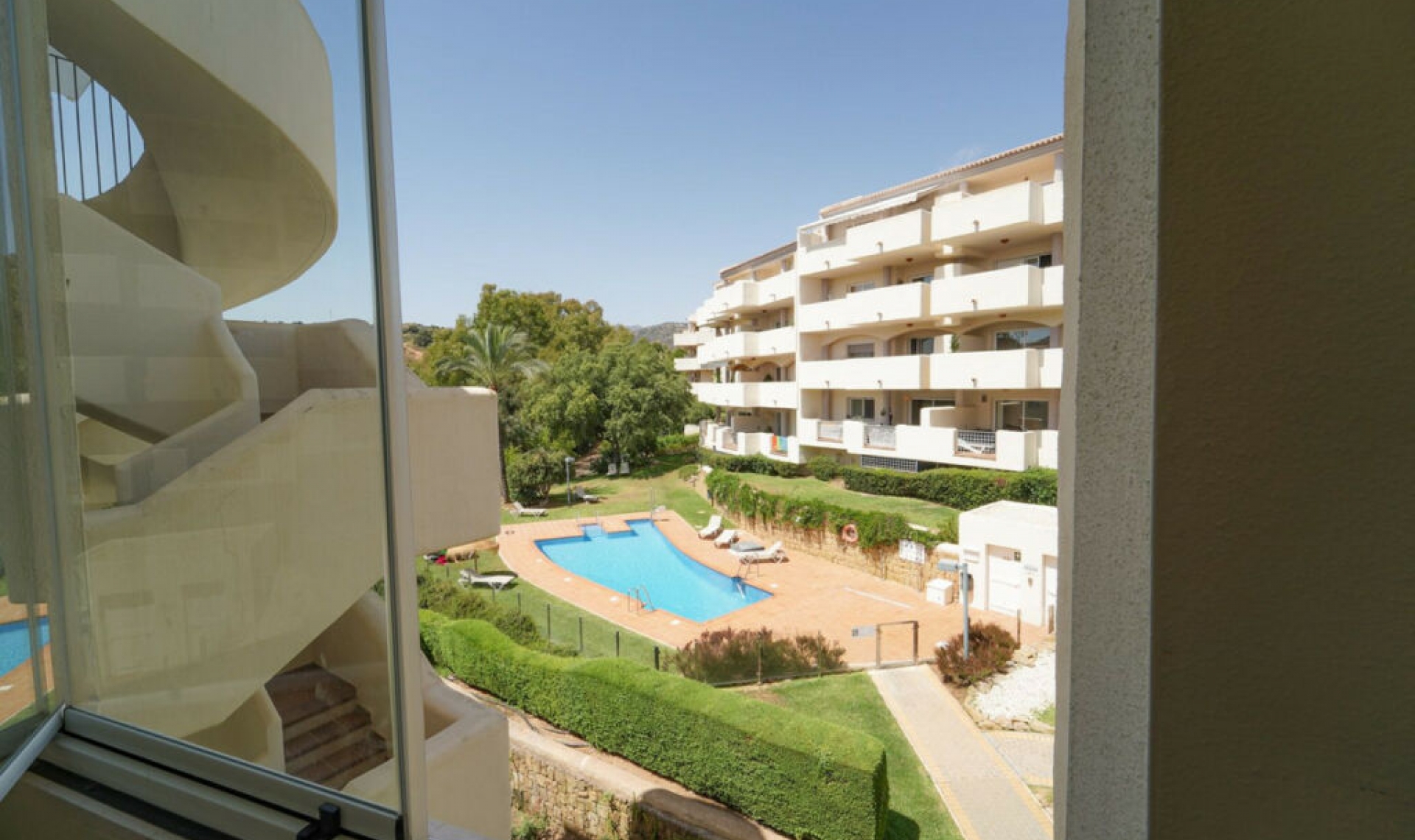 Resale - Apartment -
Elviria