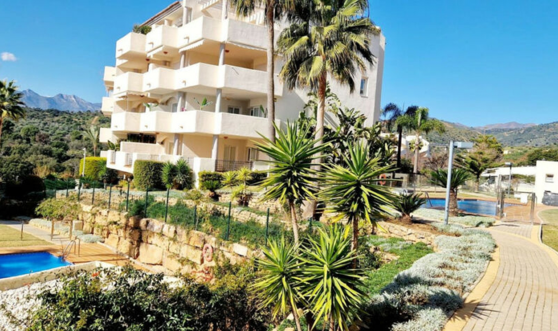 Resale - Apartment -
Elviria