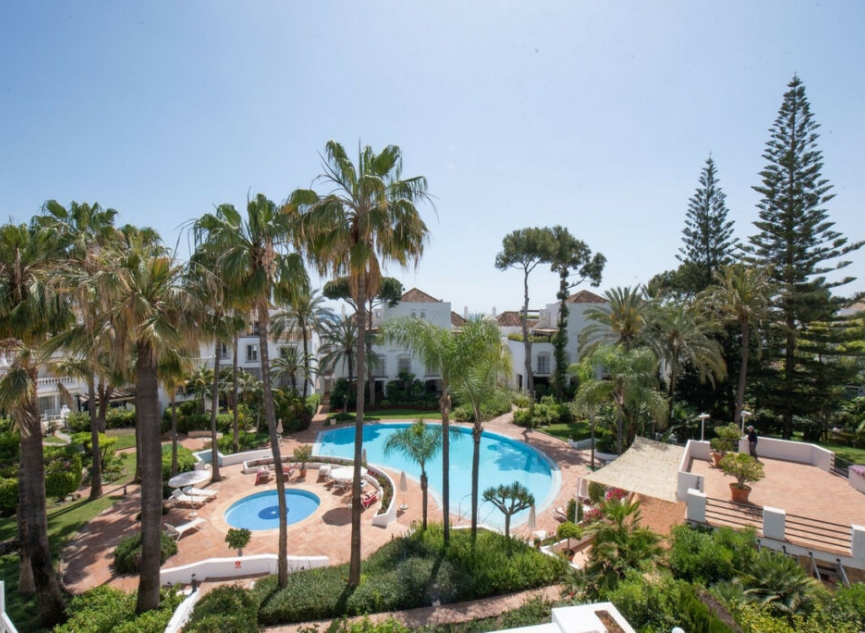 Resale - Apartment -
Elviria