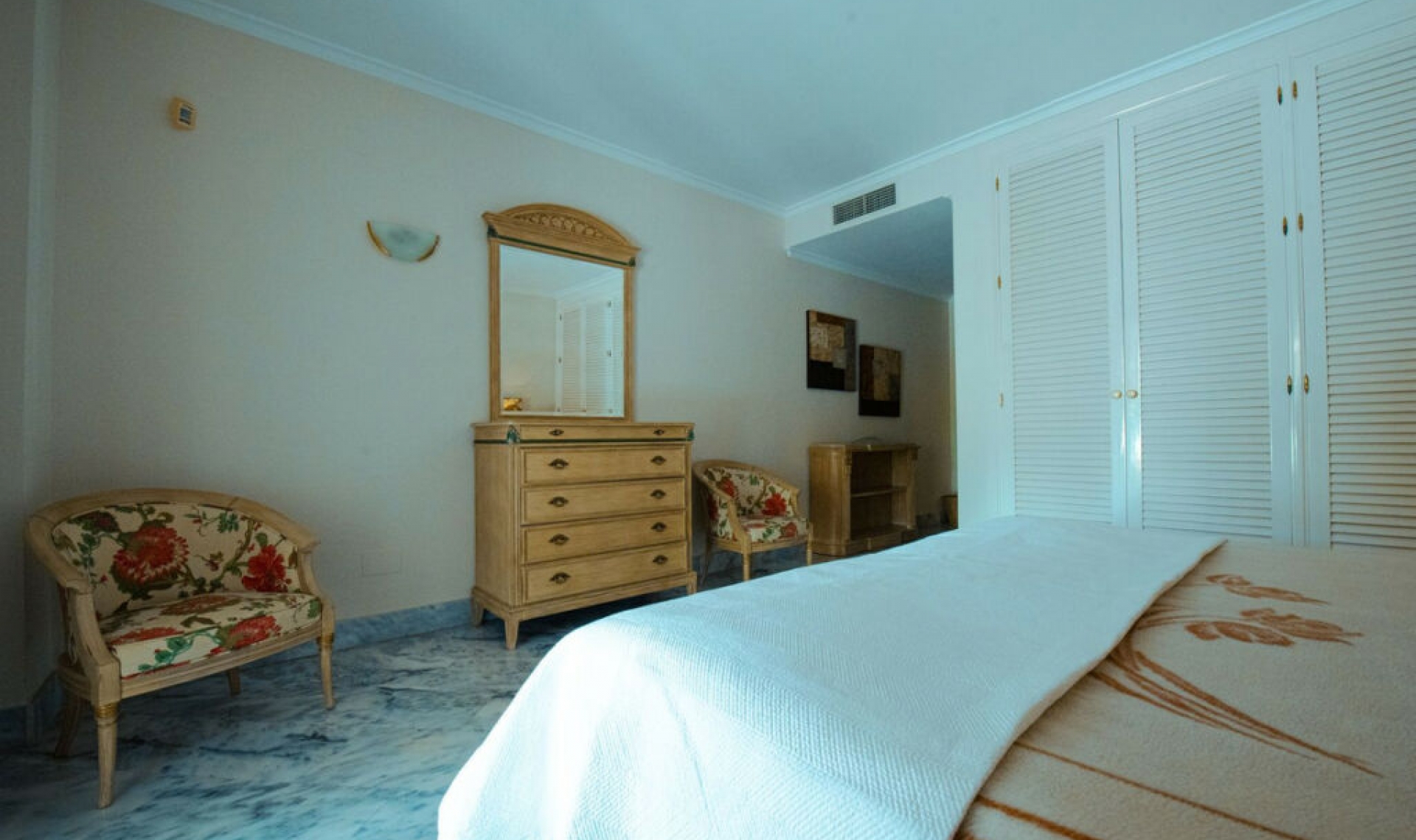 Resale - Apartment -
Elviria