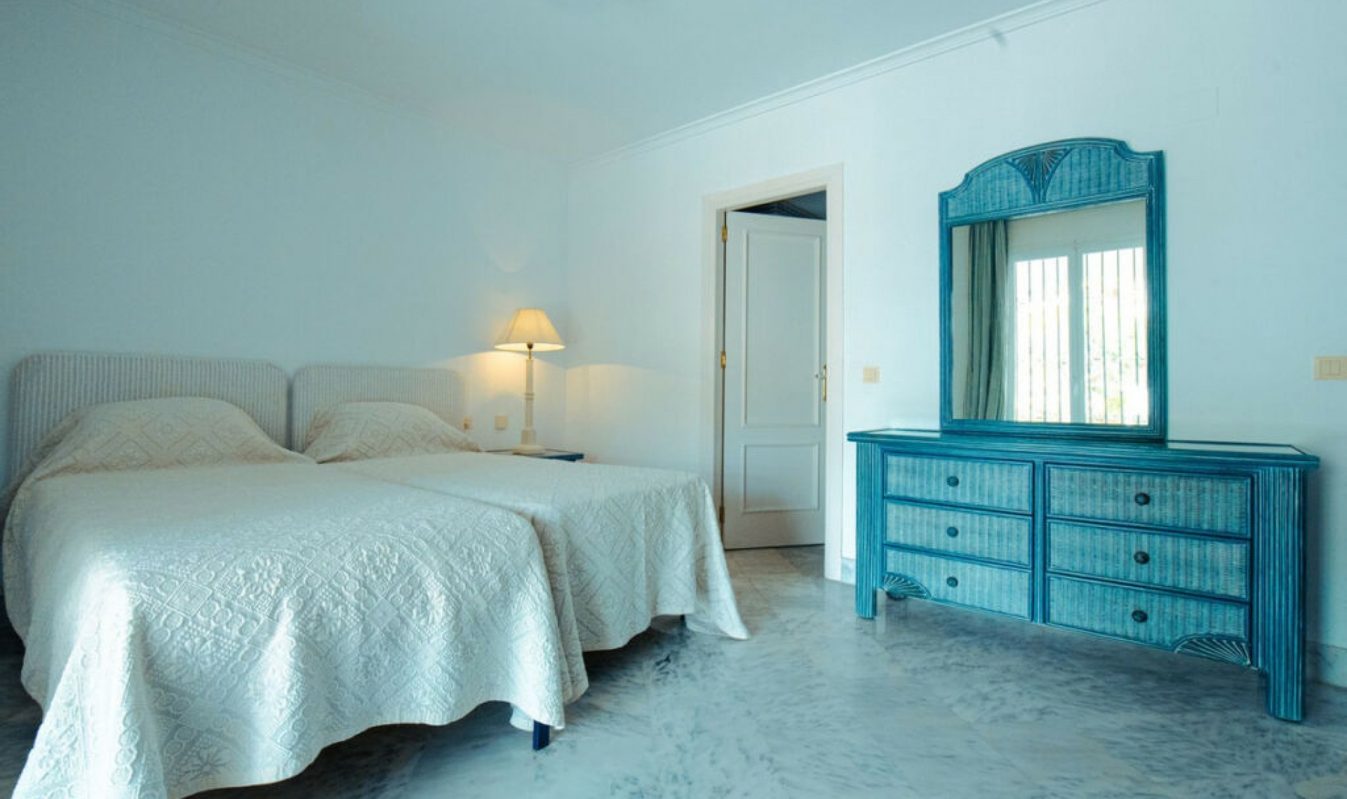 Resale - Apartment -
Elviria