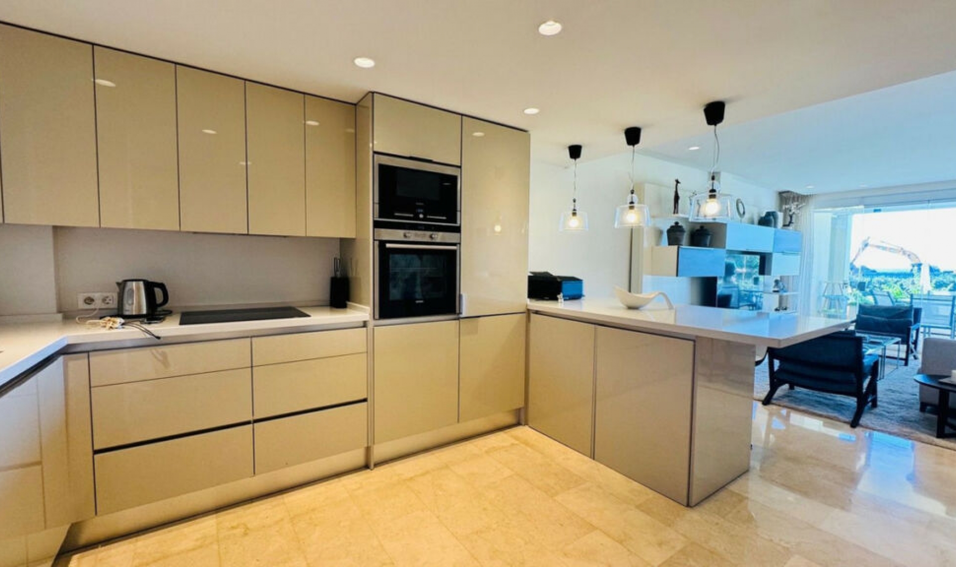Resale - Apartment -
Elviria
