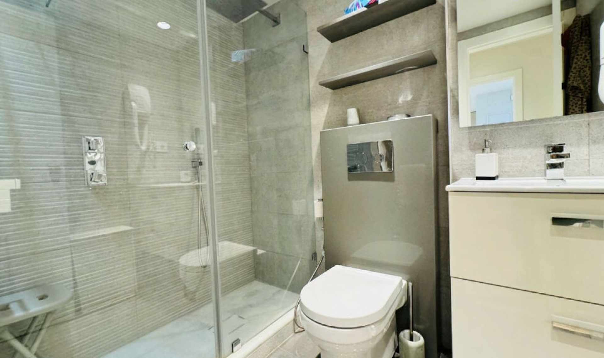 Resale - Apartment -
Elviria