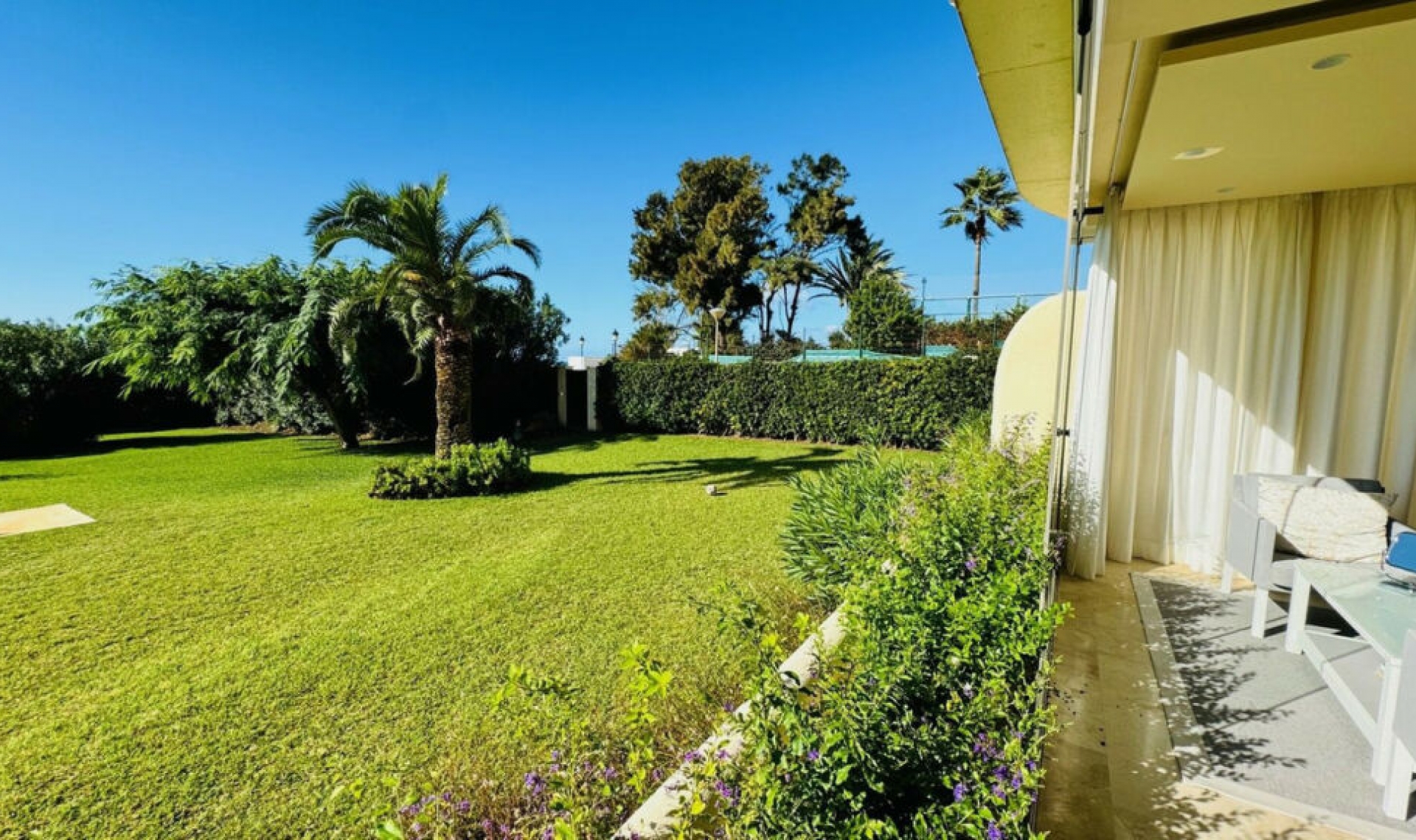 Resale - Apartment -
Elviria