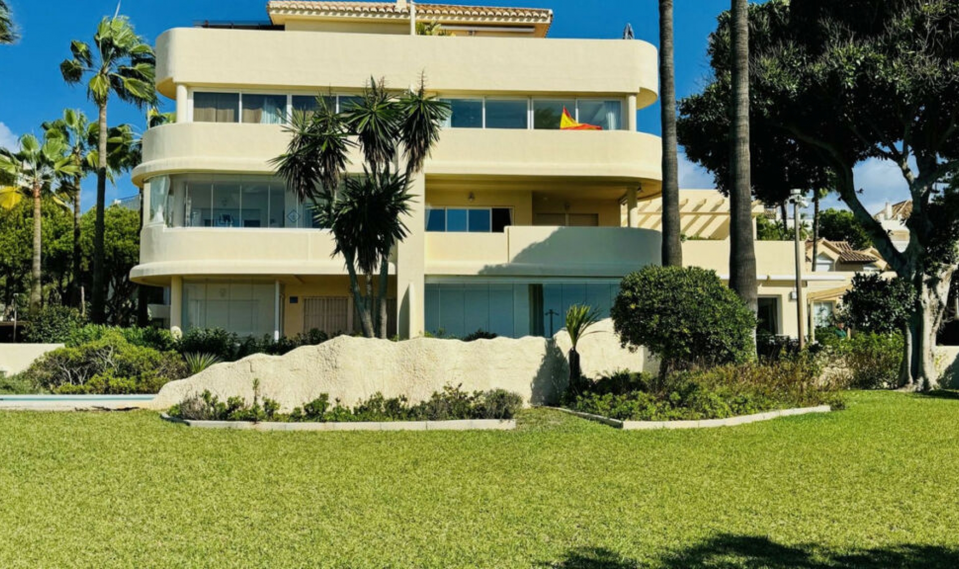 Resale - Apartment -
Elviria
