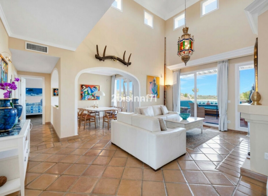 Resale - Apartment -
Elviria