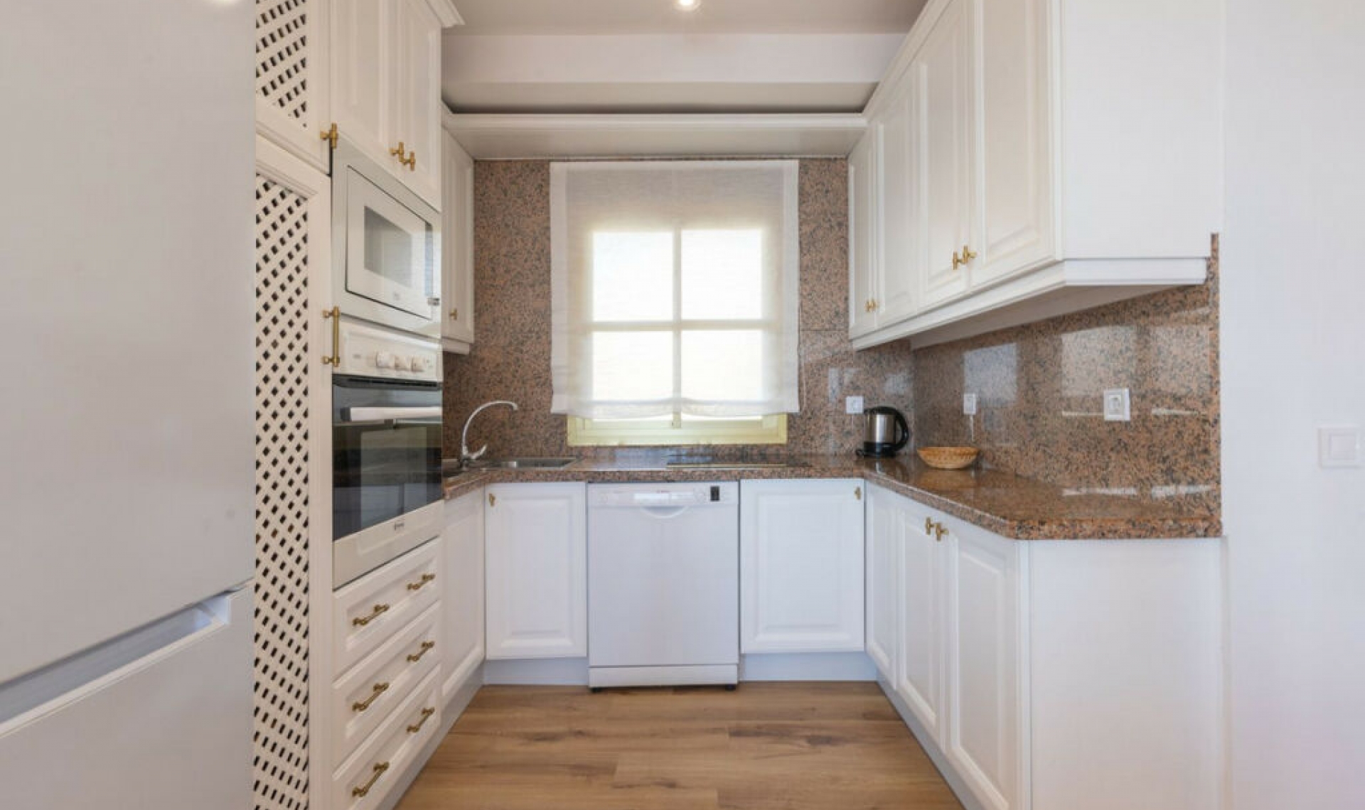 Resale - Apartment -
Elviria