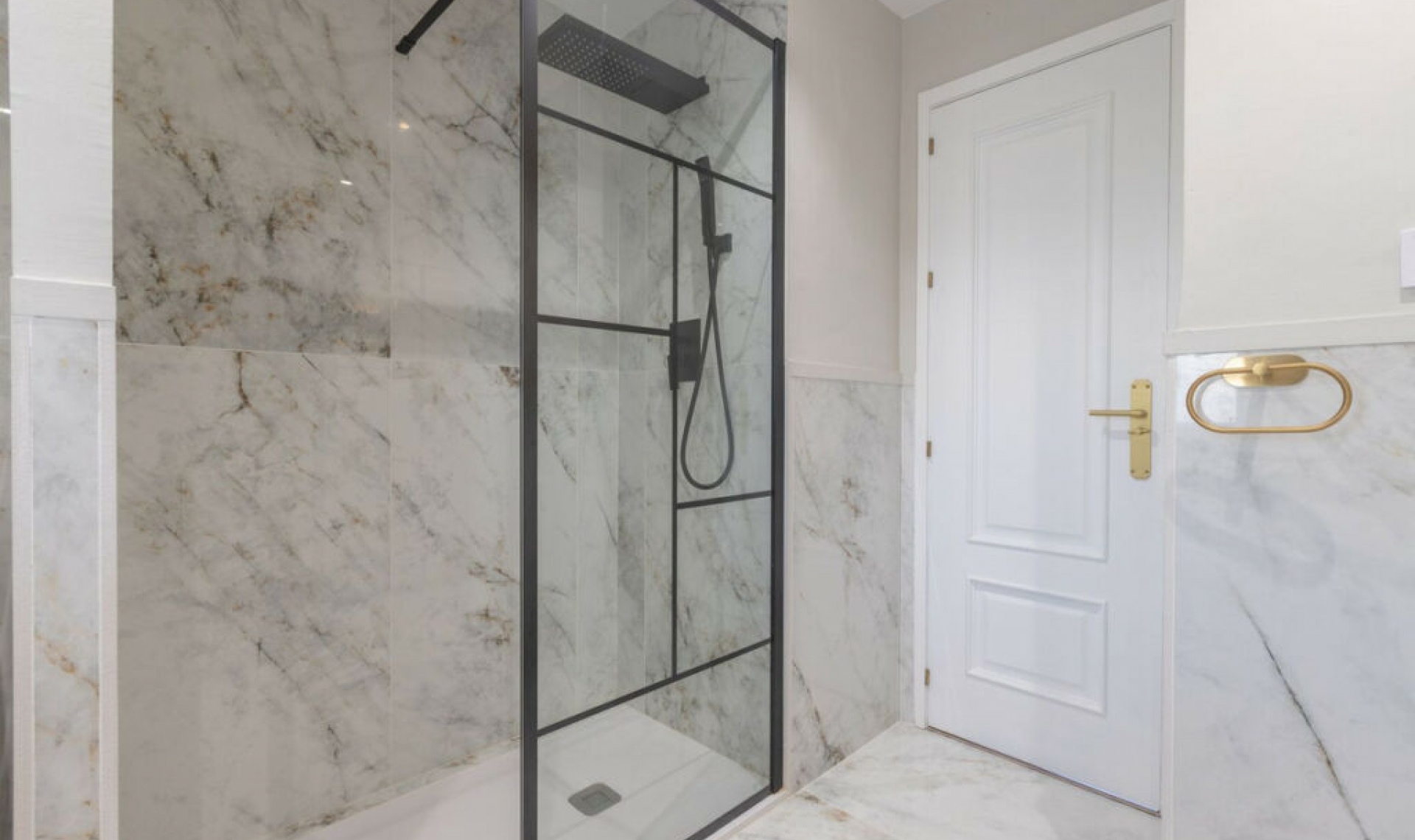 Resale - Apartment -
Elviria