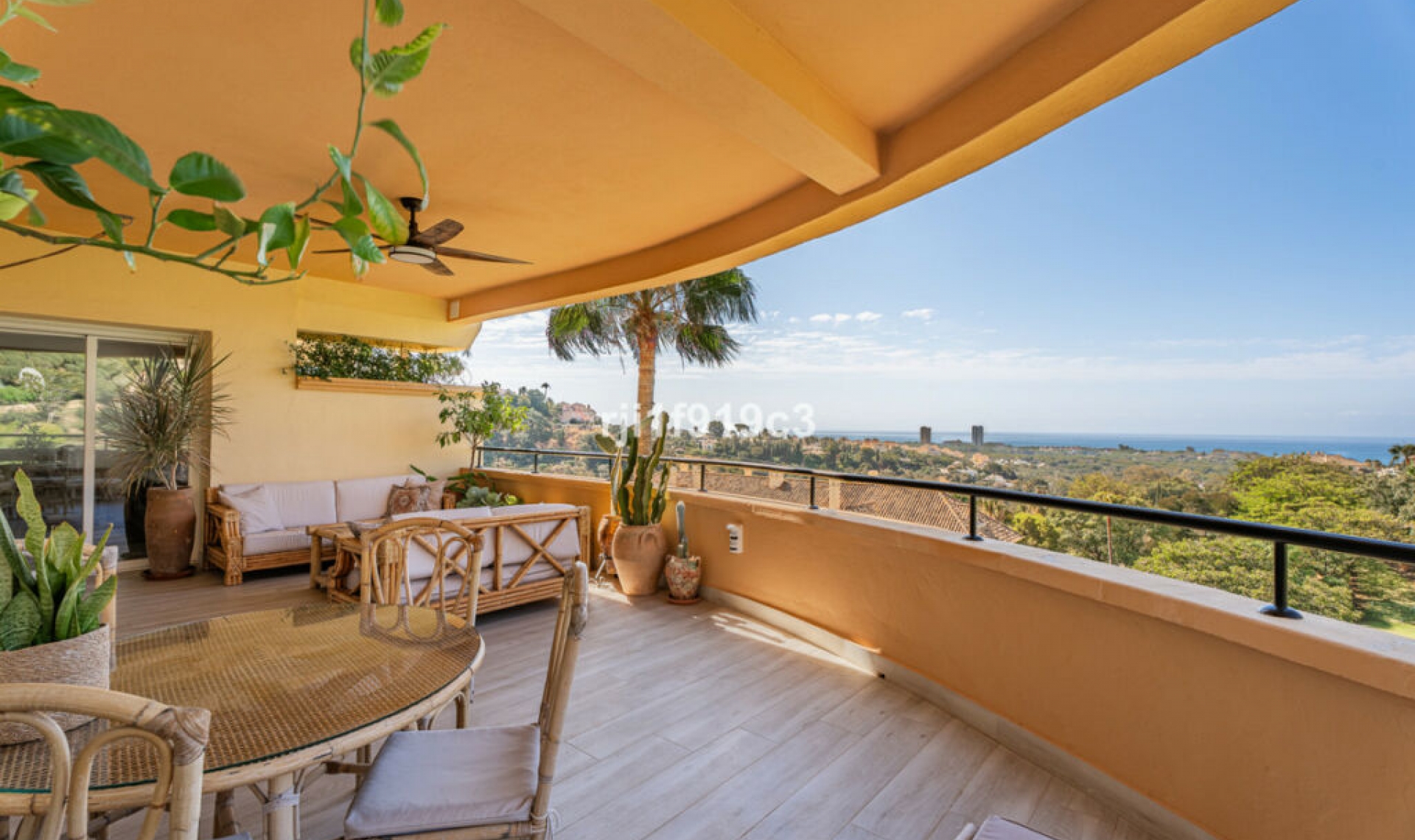 Resale - Apartment -
Elviria