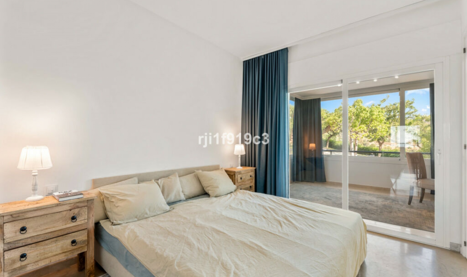 Resale - Apartment -
Elviria
