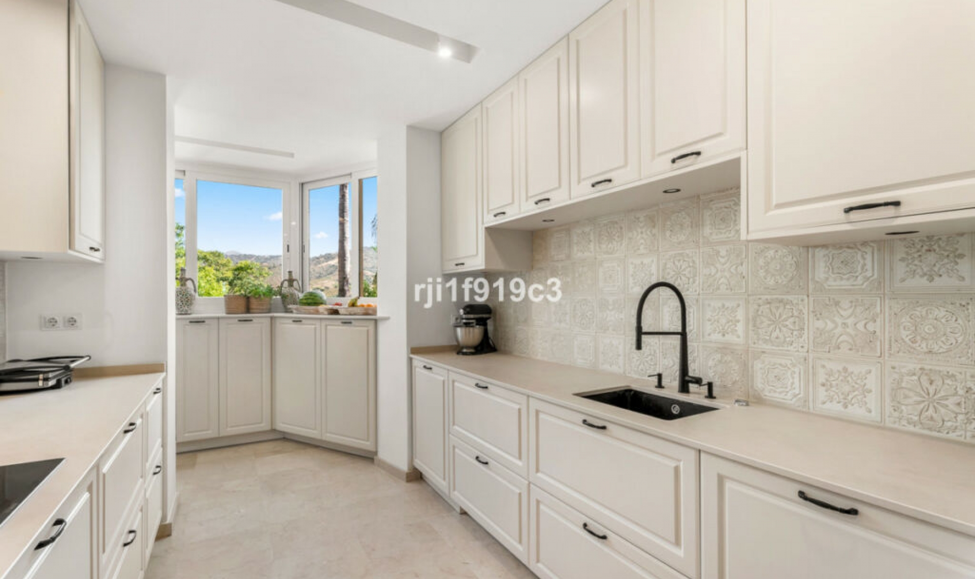 Resale - Apartment -
Elviria