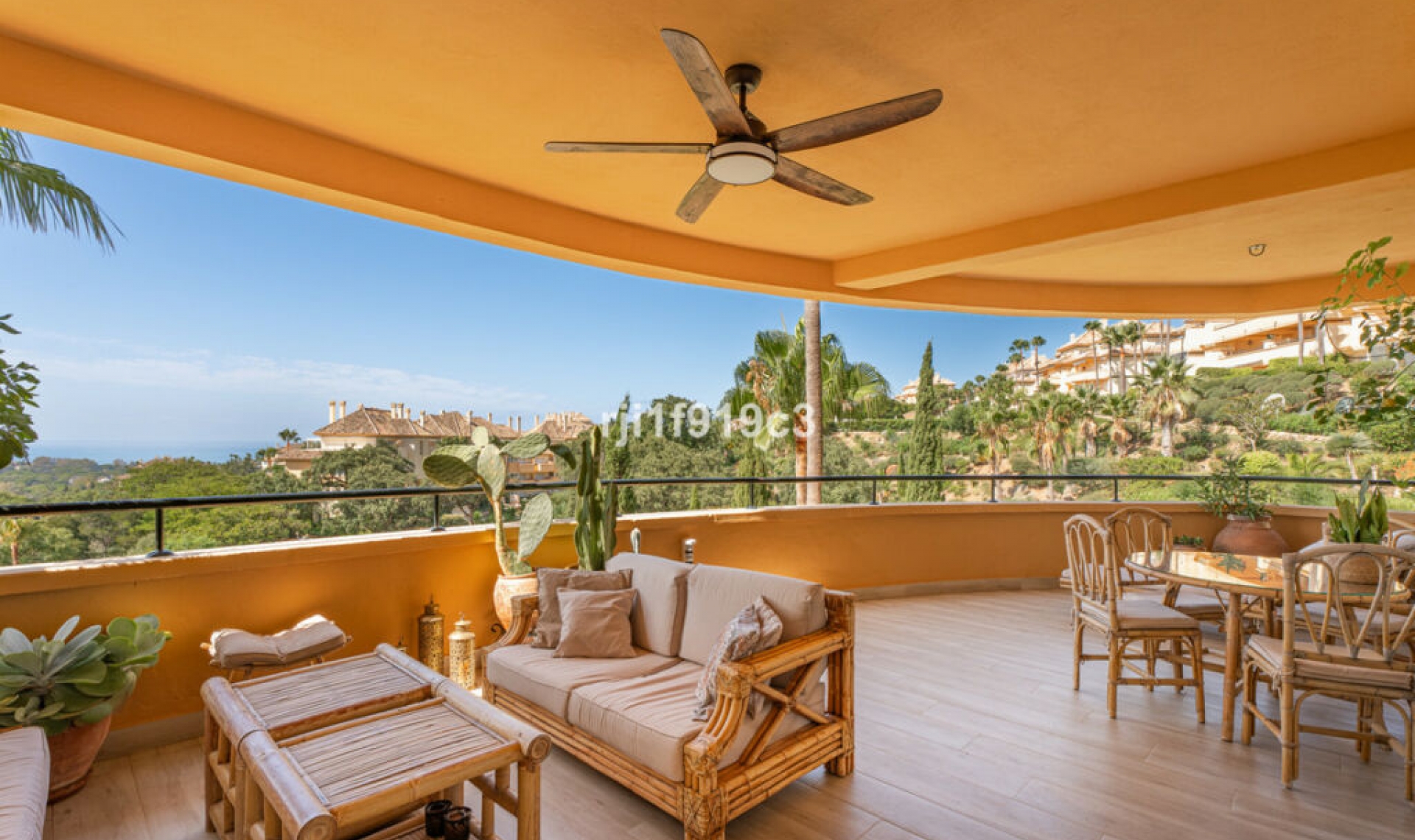 Resale - Apartment -
Elviria