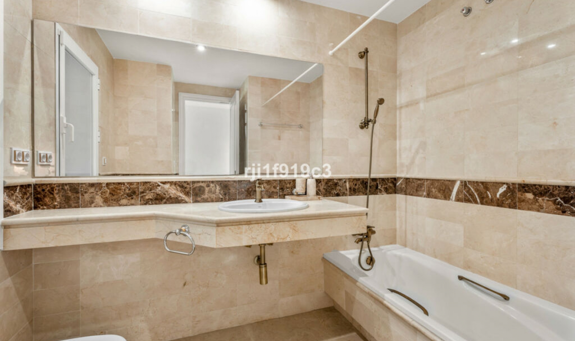 Resale - Apartment -
Elviria