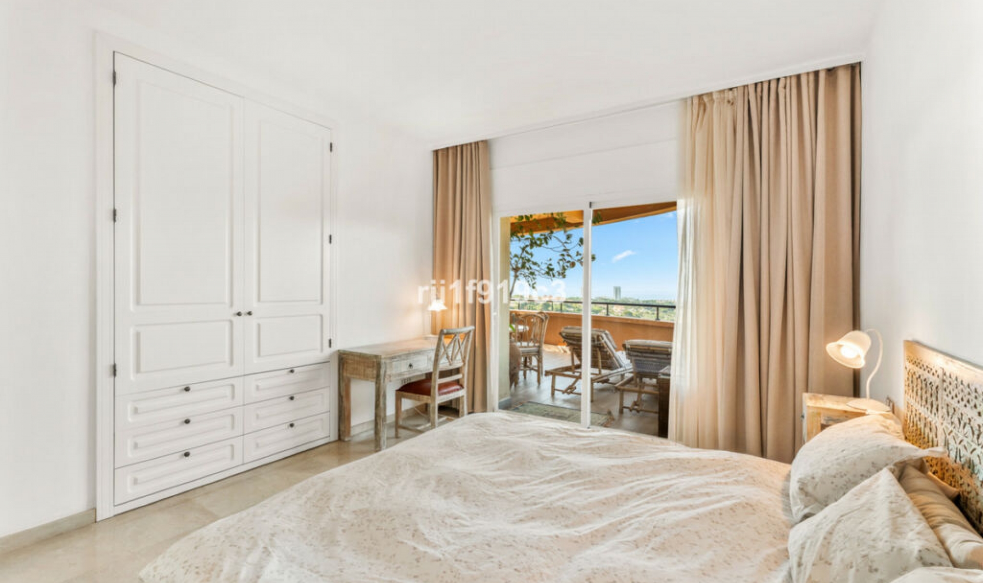 Resale - Apartment -
Elviria