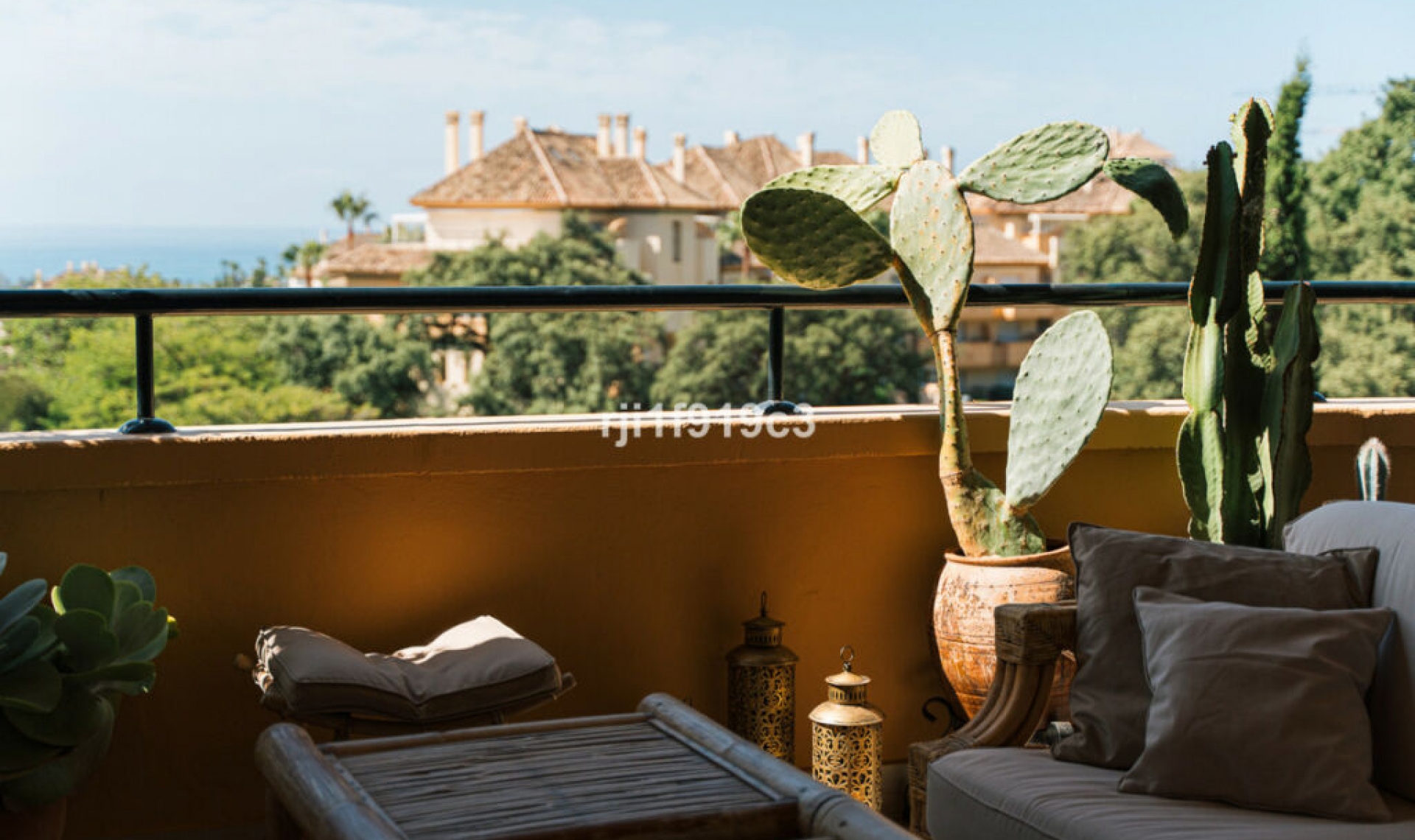 Resale - Apartment -
Elviria